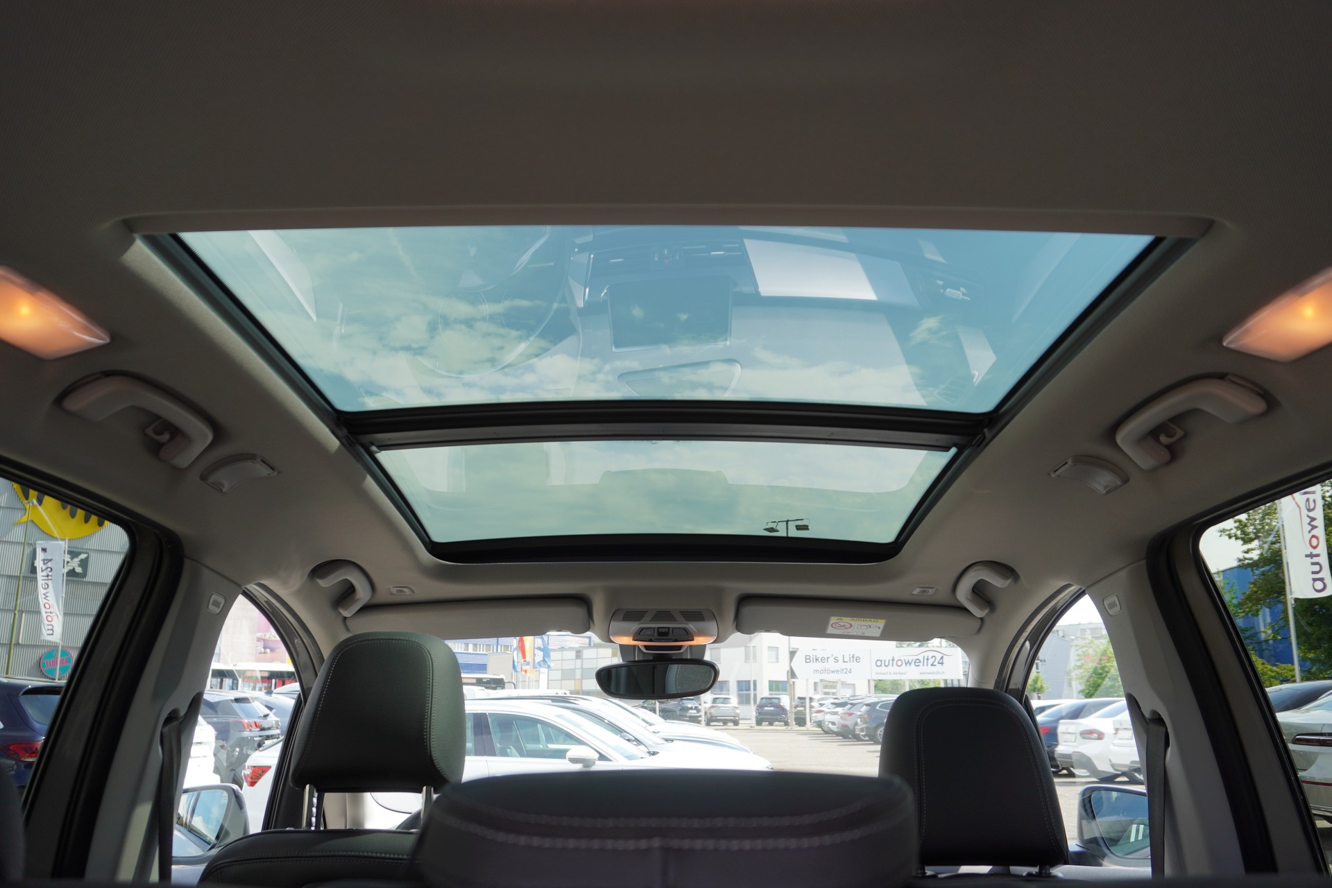 BMW 220d xDrive Gran Tourer Steptronic Travel Edition-image-12