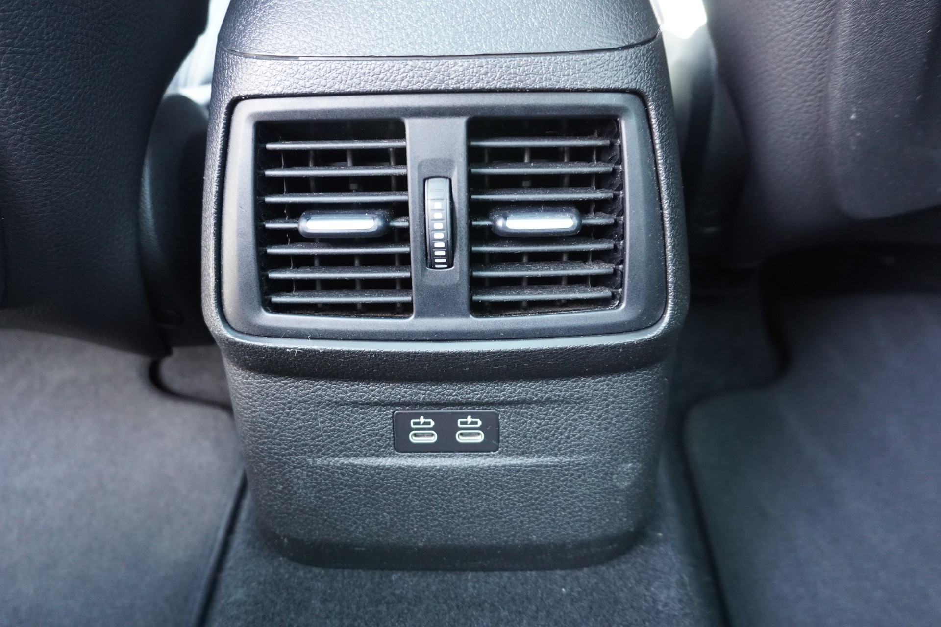 BMW 220d xDrive Gran Tourer Steptronic Travel Edition-image-19