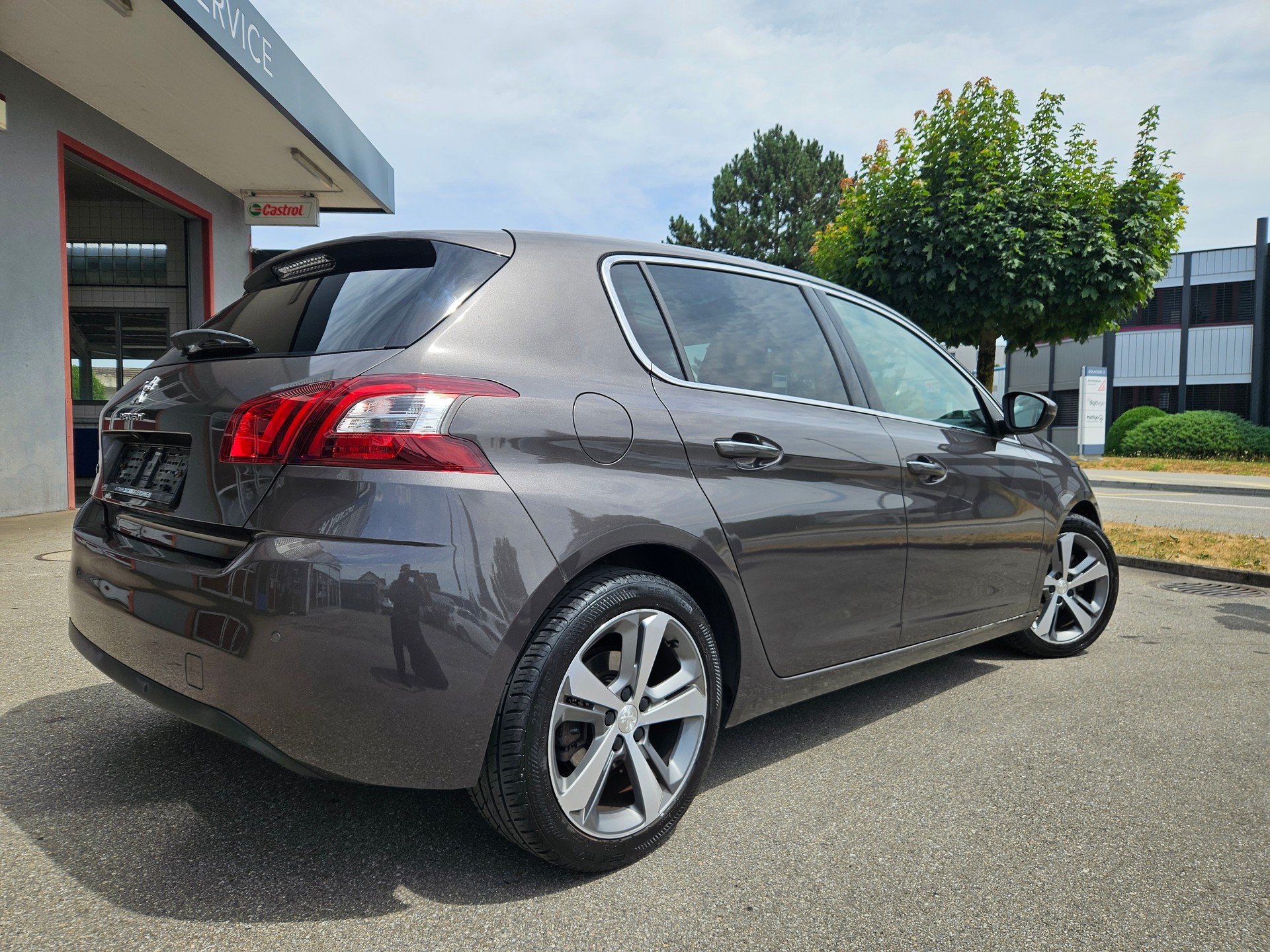 PEUGEOT 308 1.2 THP Allure-image-3