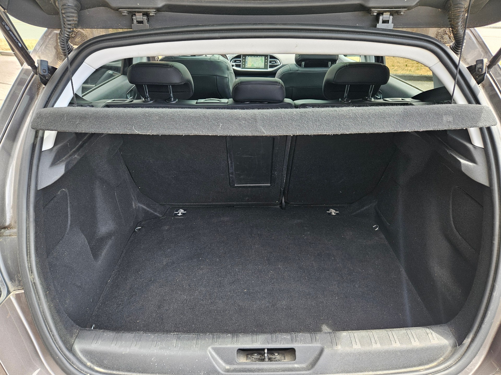 PEUGEOT 308 1.2 THP Allure-image-9