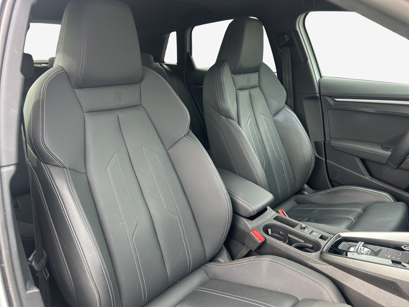 AUDI A3 Sportback 35 TFSI S line Attraction S-tronic-image-14