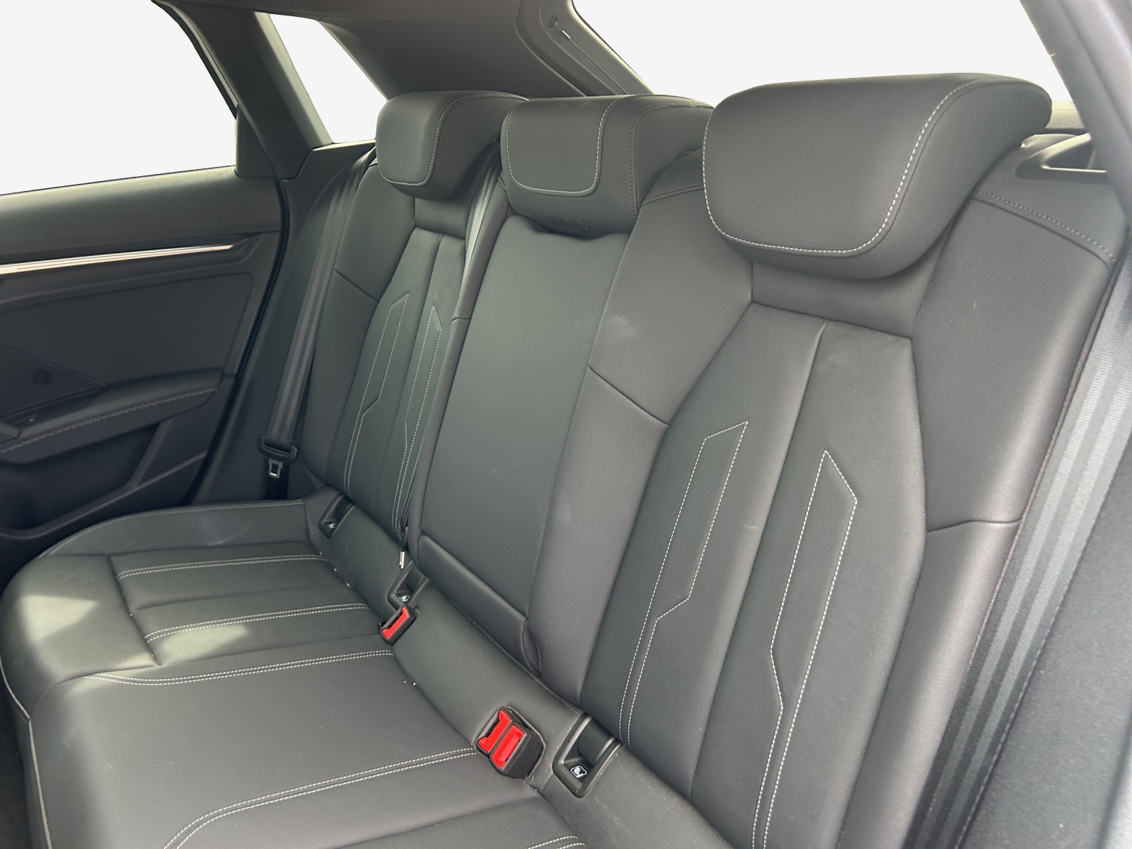 AUDI A3 Sportback 35 TFSI S line Attraction S-tronic-image-11