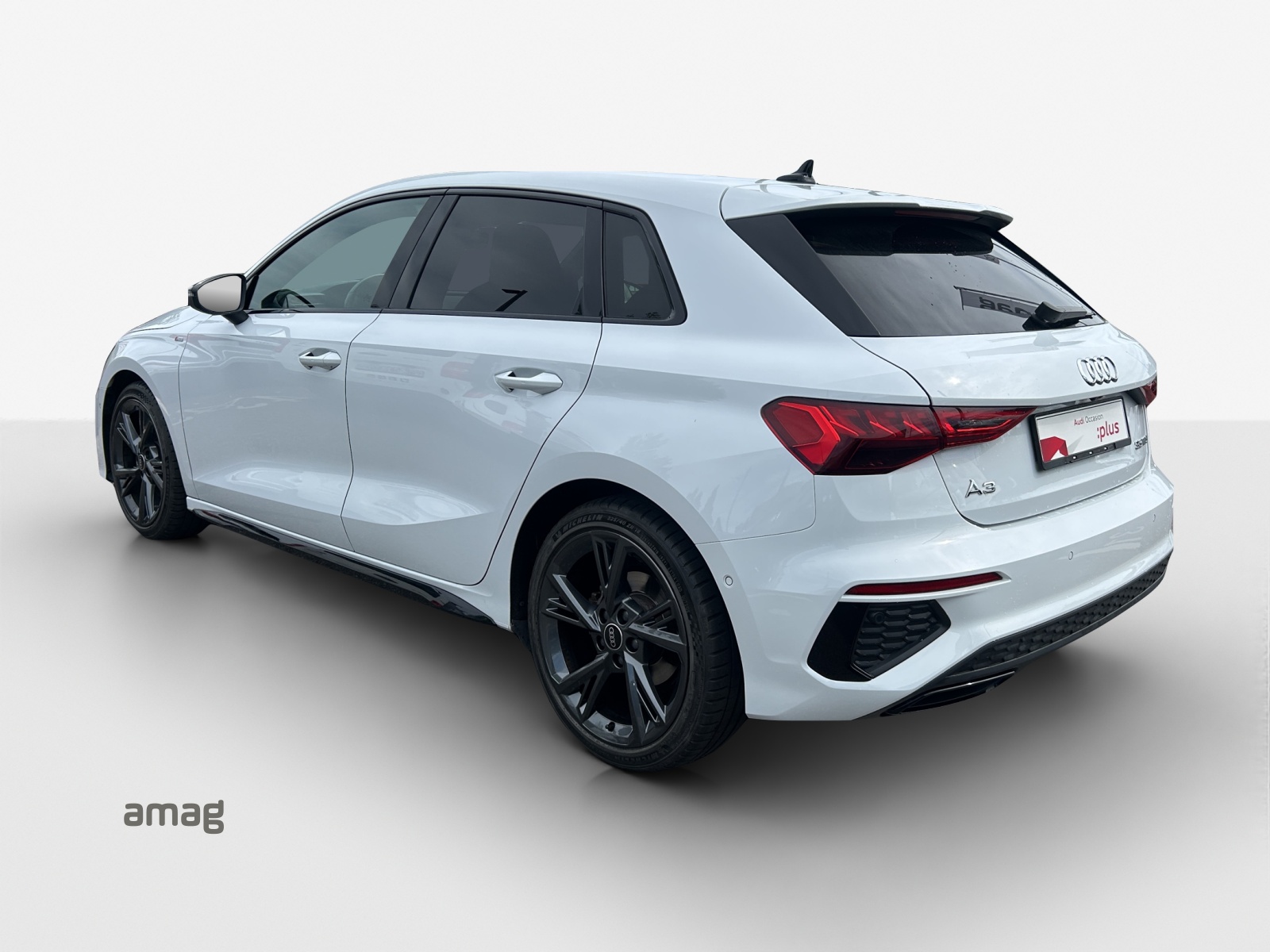 AUDI A3 Sportback 35 TFSI S line Attraction S-tronic-image-2