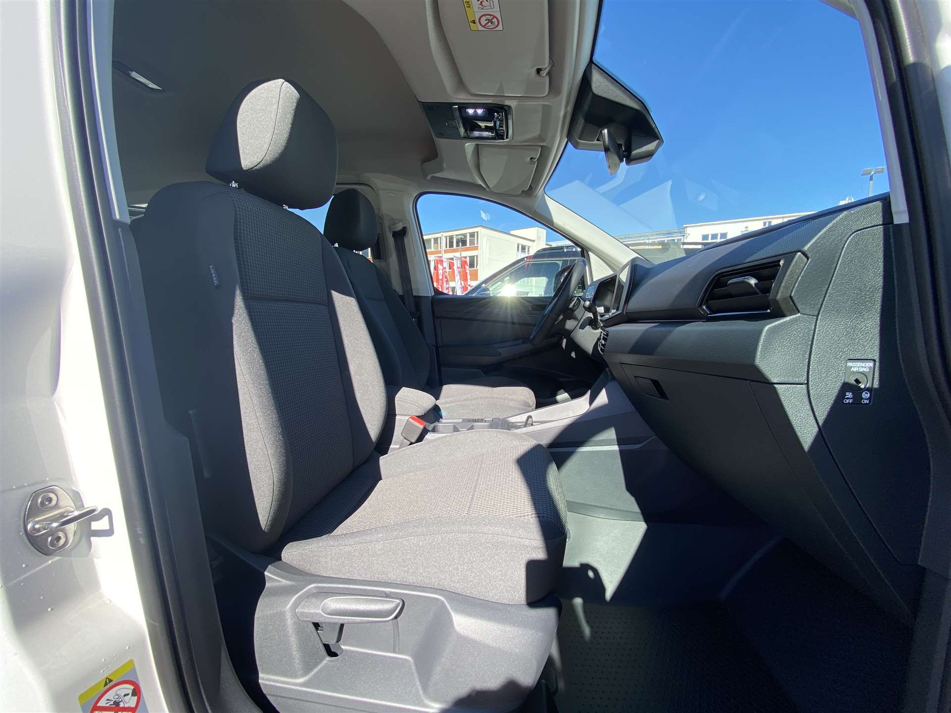 VW Caddy 2.0 TDi Origin DSG-Automat-image-12