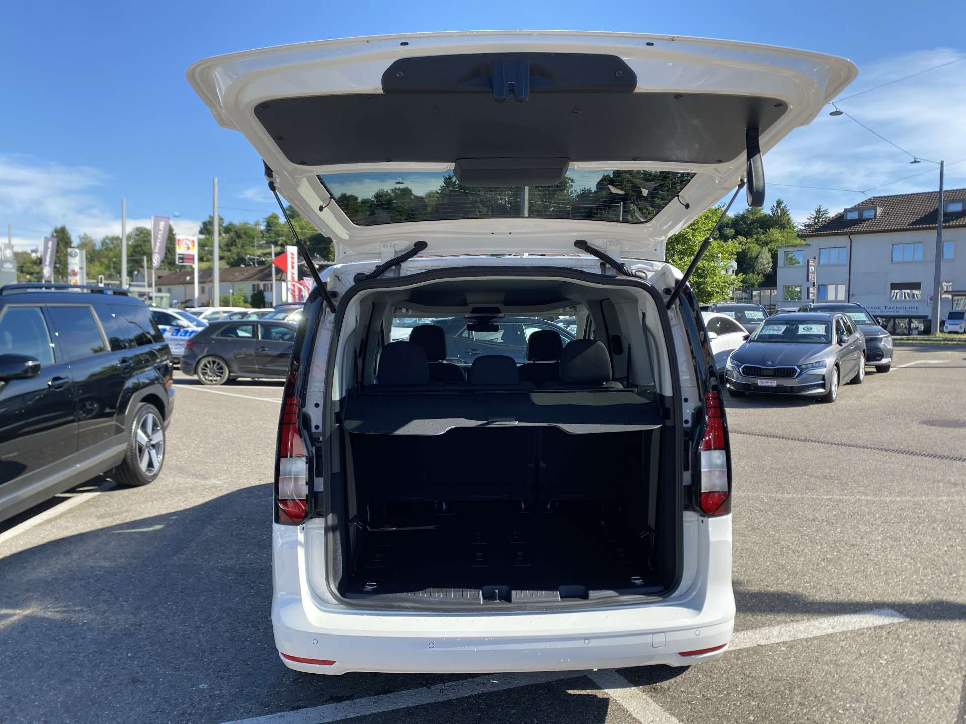 VW Caddy 2.0 TDi Origin DSG-Automat-image-5