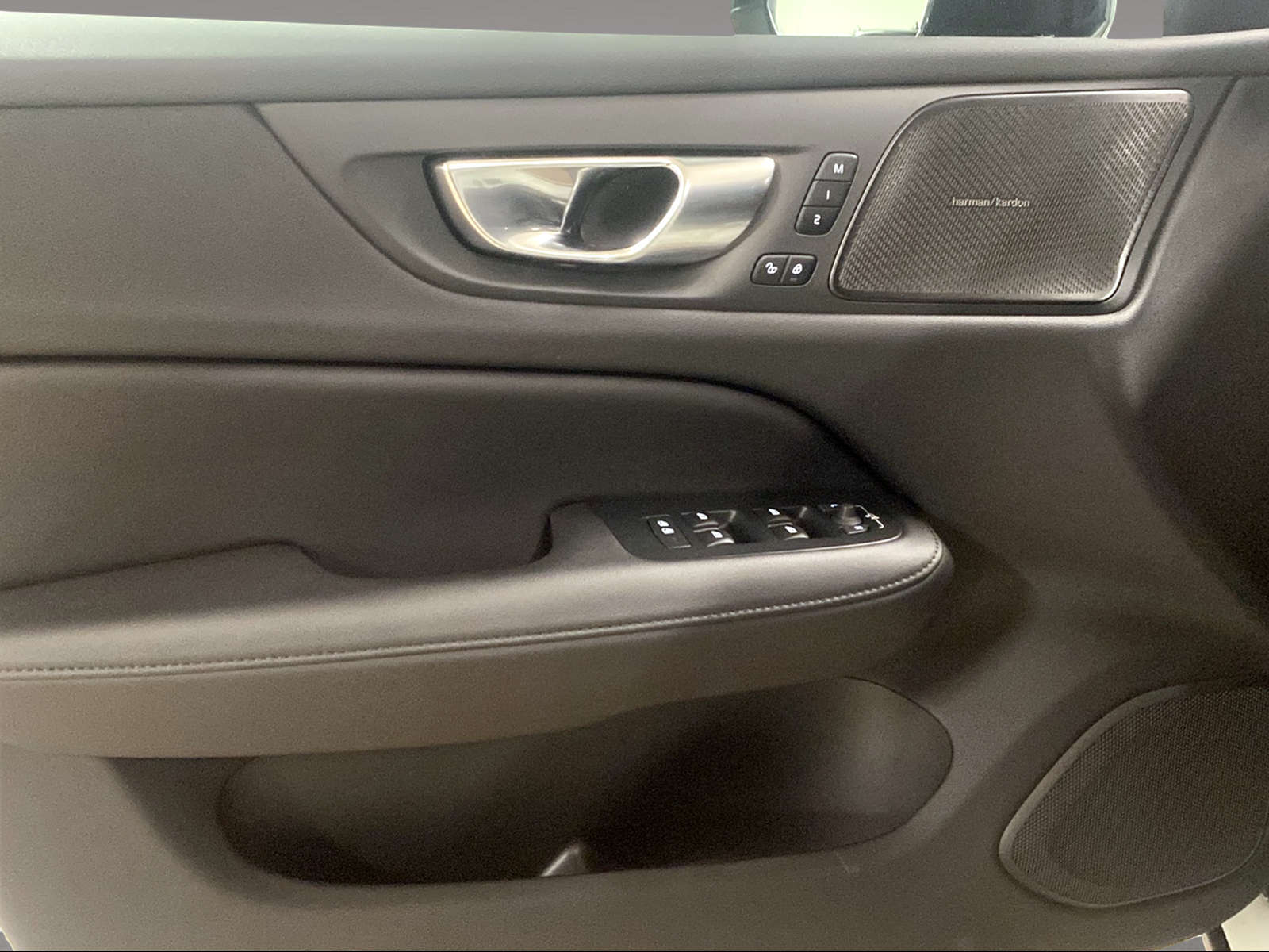 VOLVO V60 2.0 T8 TE Ultra Dark Heico-image-9