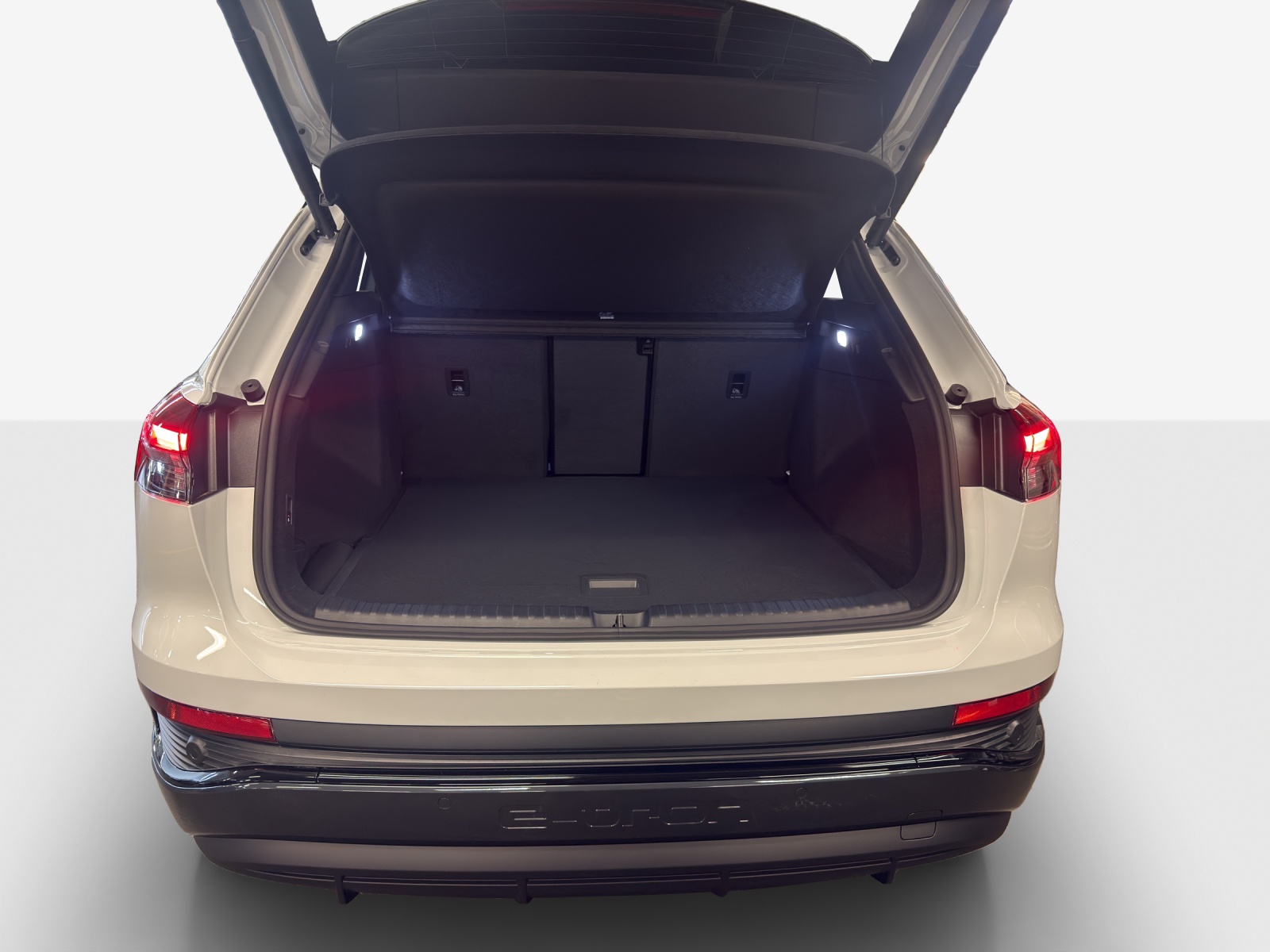 AUDI Q4 e-tron 45 Edition Swiss Ski quattro-image-12