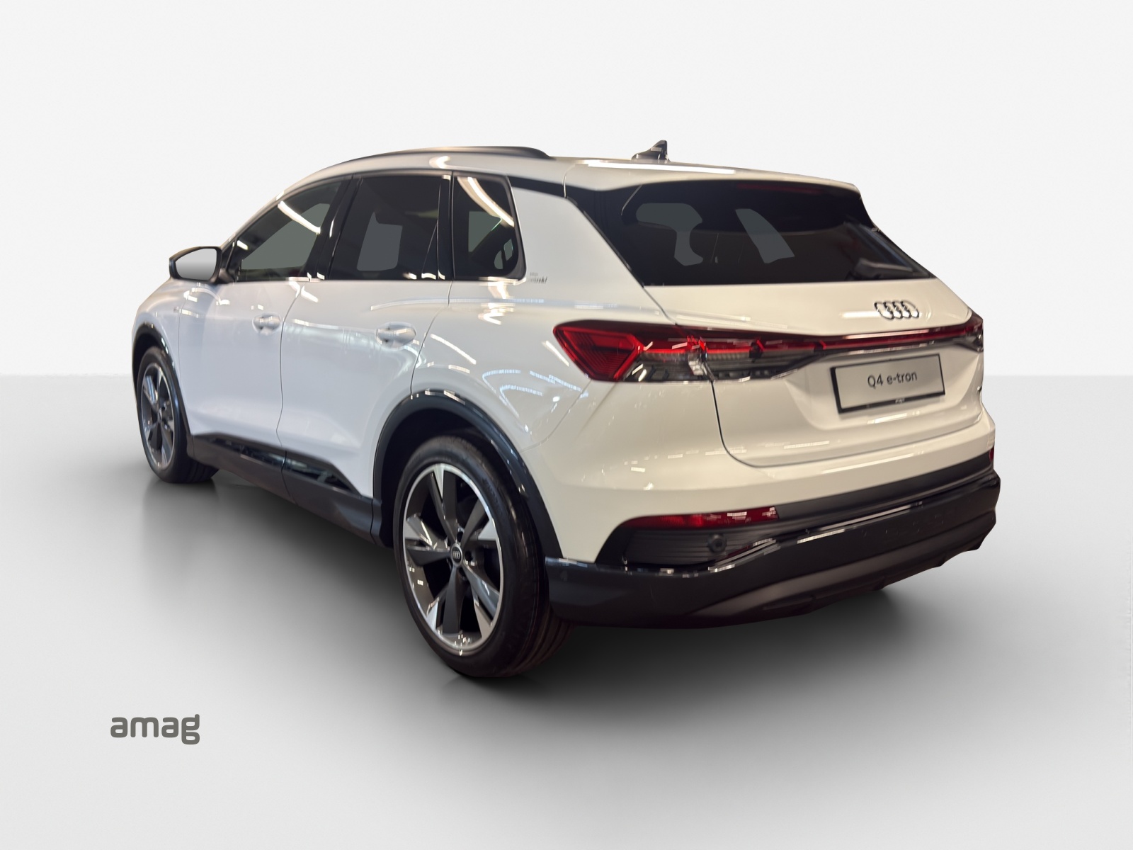 AUDI Q4 e-tron 45 Edition Swiss Ski quattro-image-2
