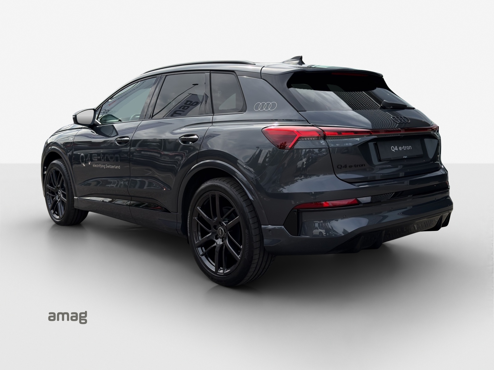 AUDI Q4 e-tron SUV quattro performance-showroom-element-2