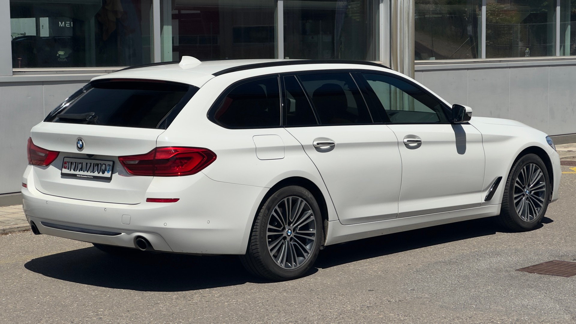 BMW 520d xDrive-image-3