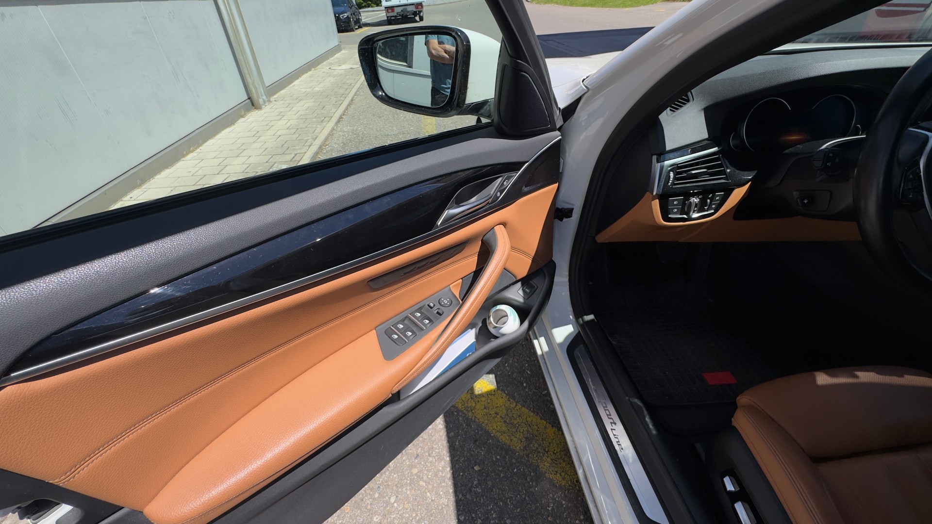 BMW 520d xDrive-image-6