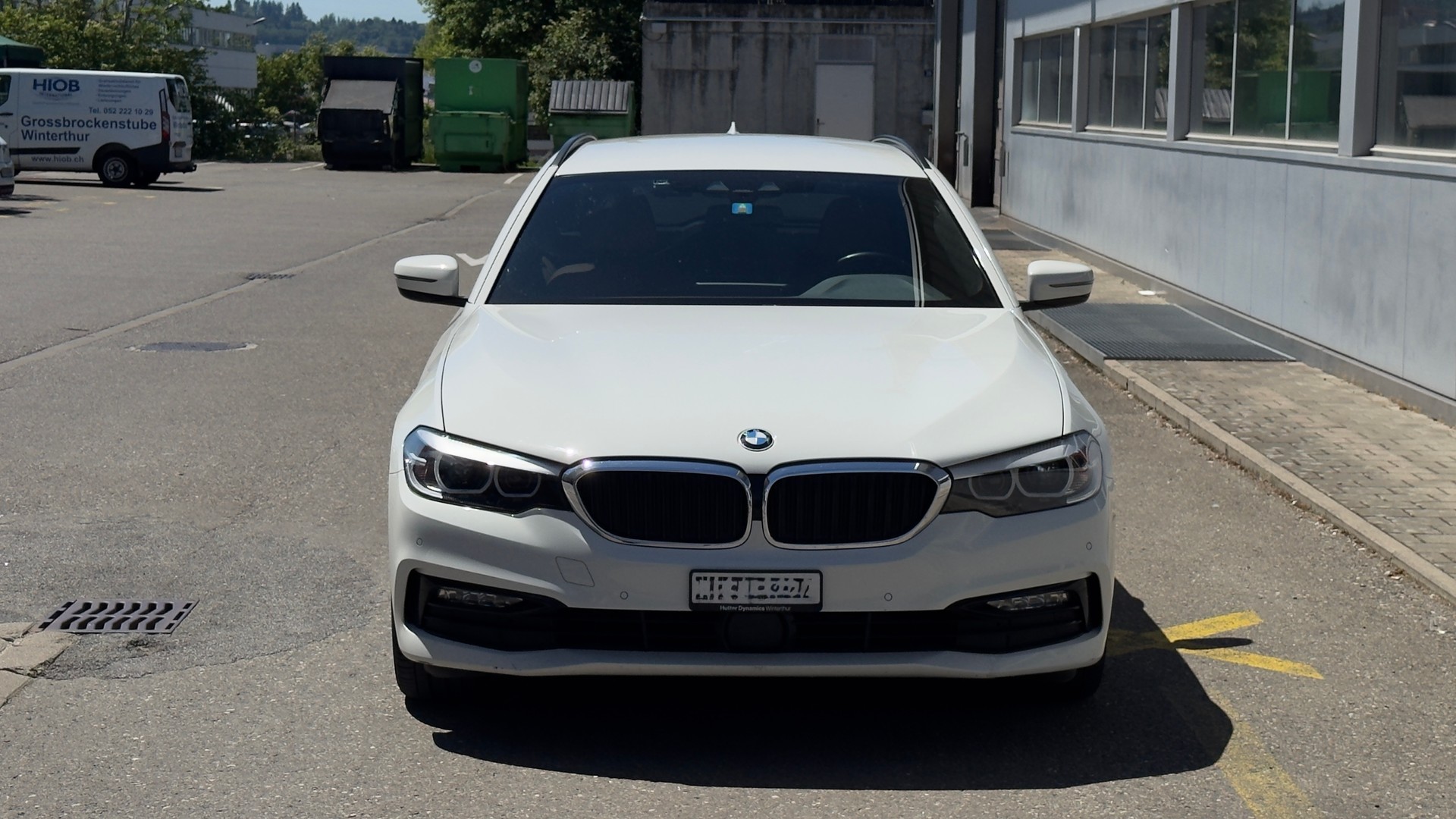 BMW 520d xDrive-image-1