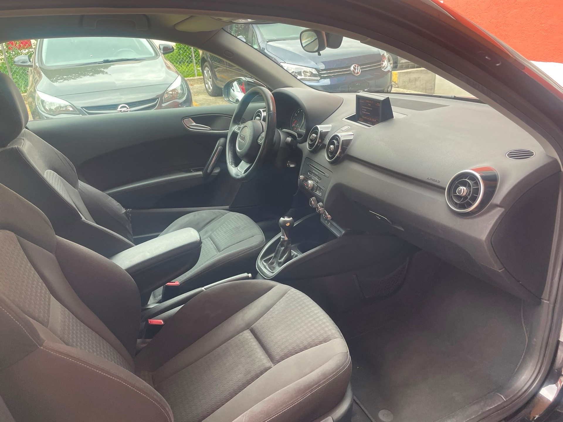 AUDI A1 1.4 TFSI Attraction-image-4