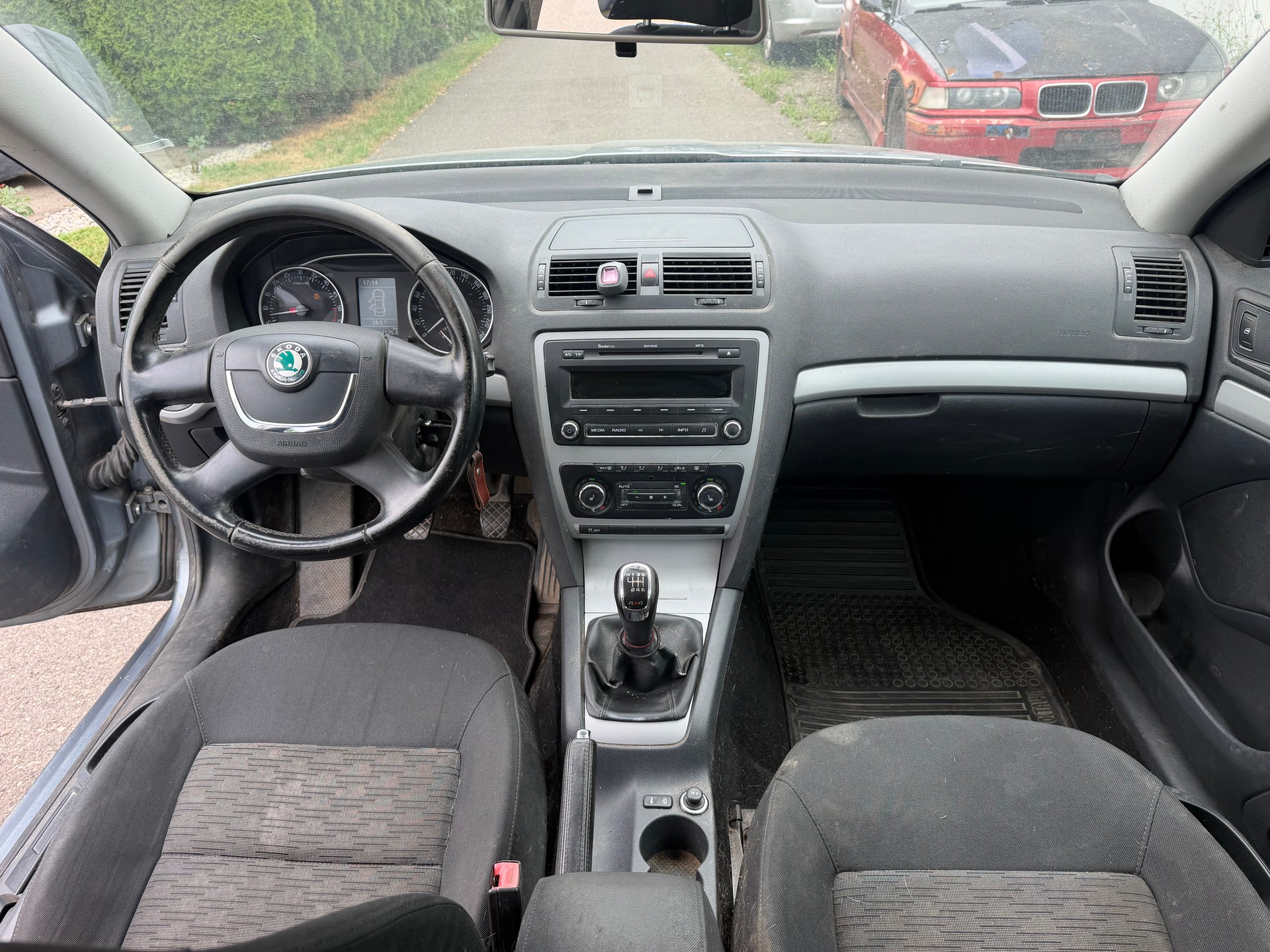 SKODA Octavia Combi 1.6 TDI Ambition 4x4-image-14