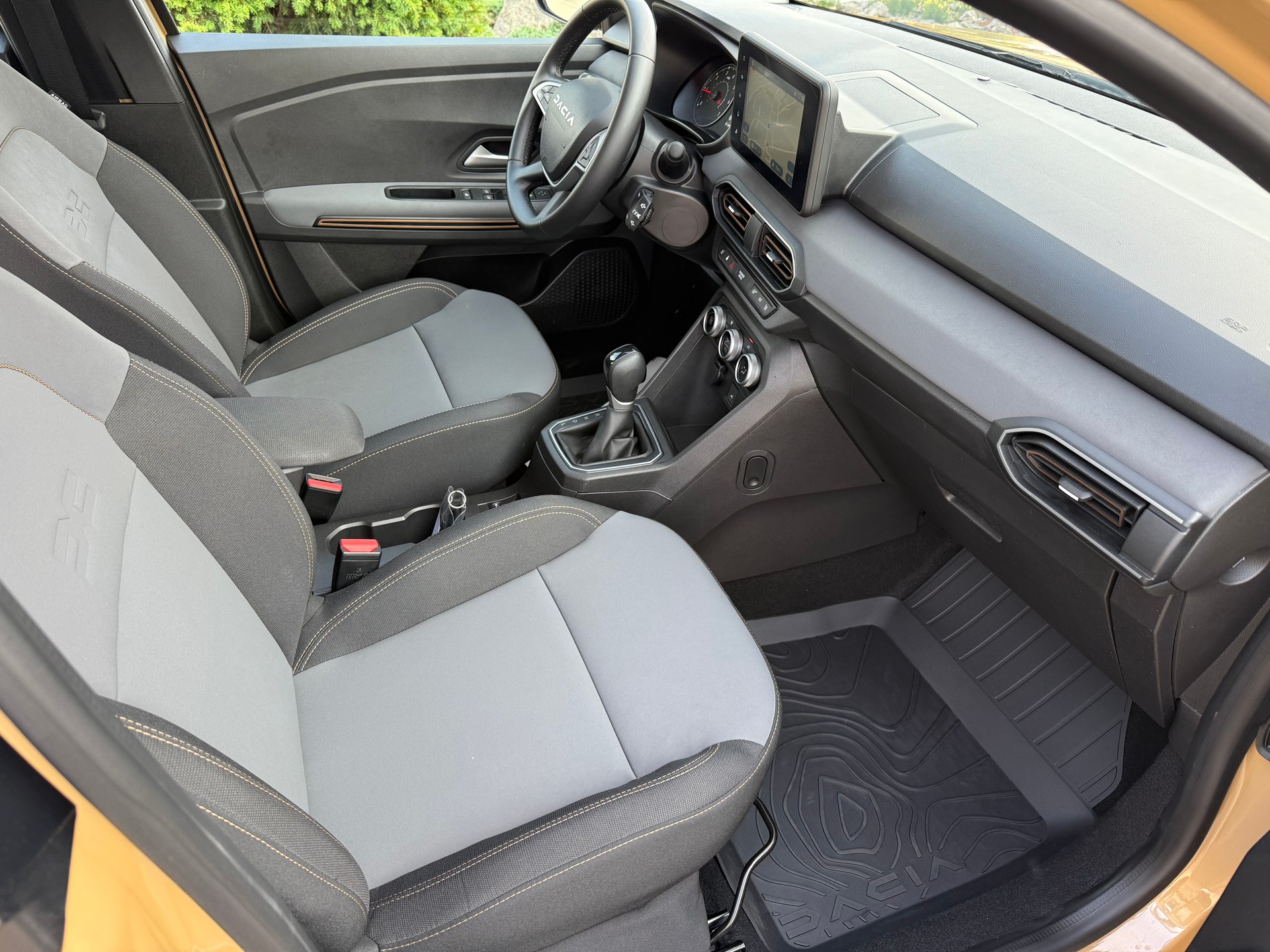 DACIA Sandero Stepway TCe 90 Extreme CVT-image-8
