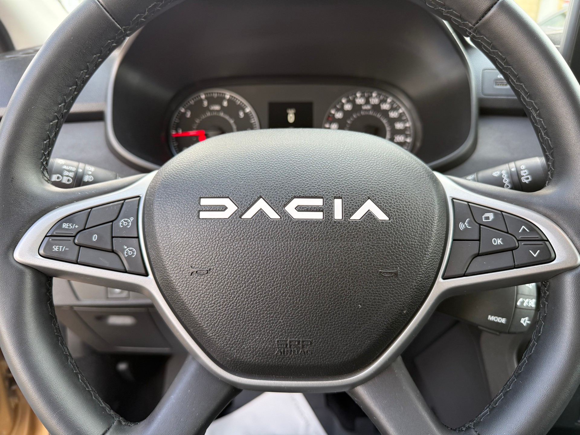 DACIA Sandero Stepway TCe 90 Extreme CVT-image-12