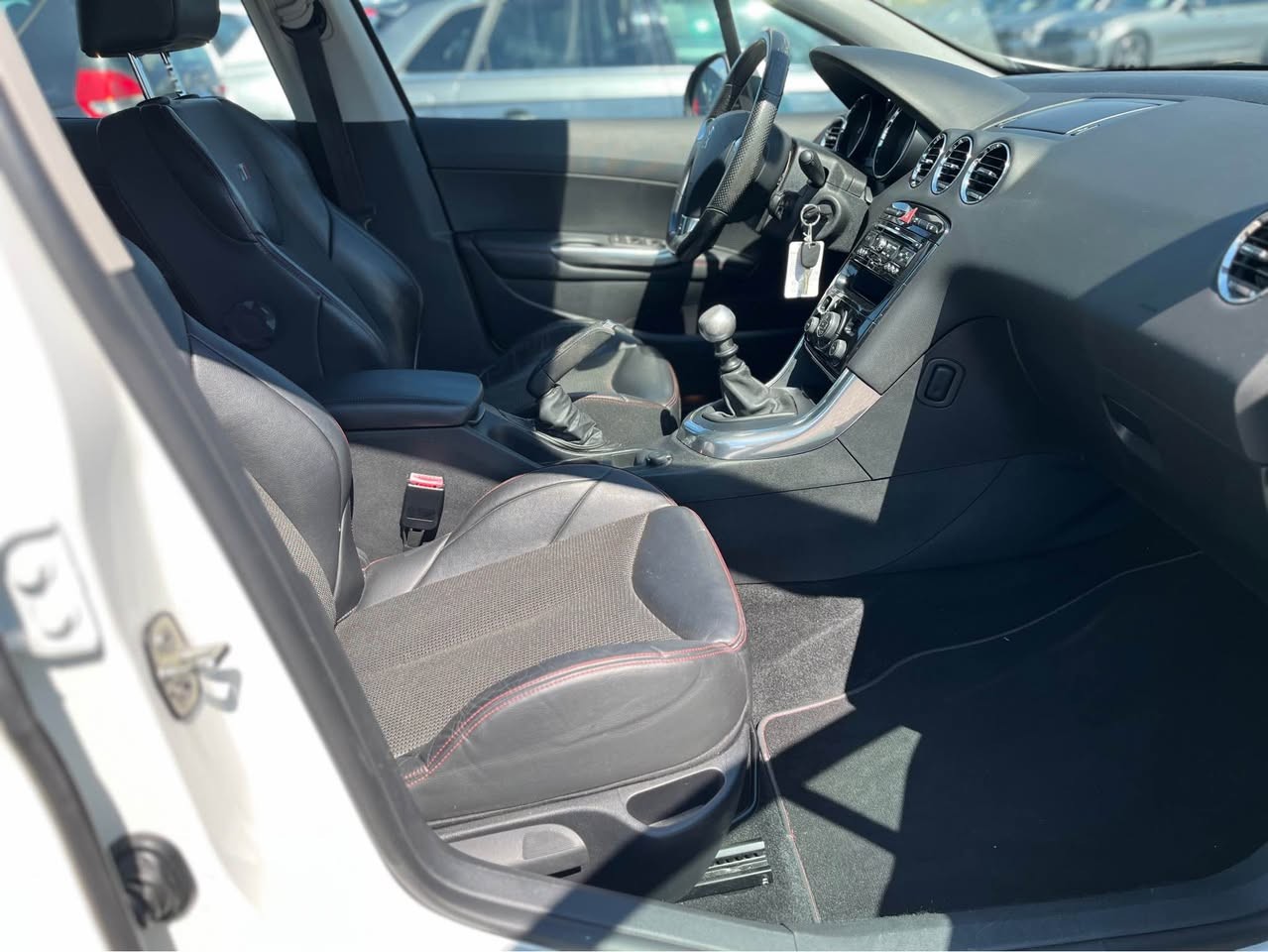 PEUGEOT 308 1.6 16V T GTi-image-9