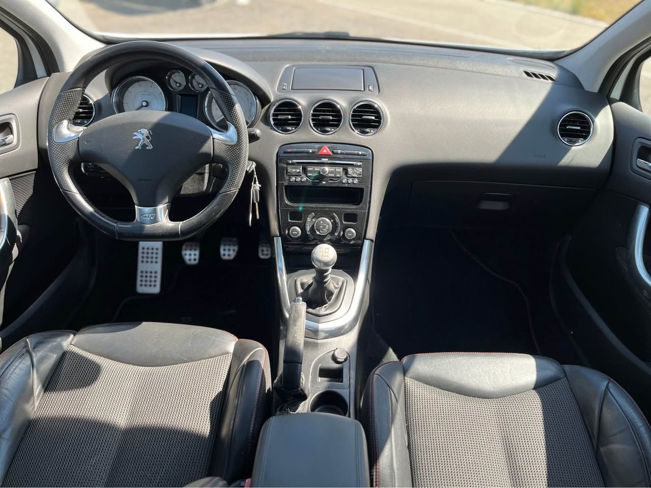 PEUGEOT 308 1.6 16V T GTi-image-8