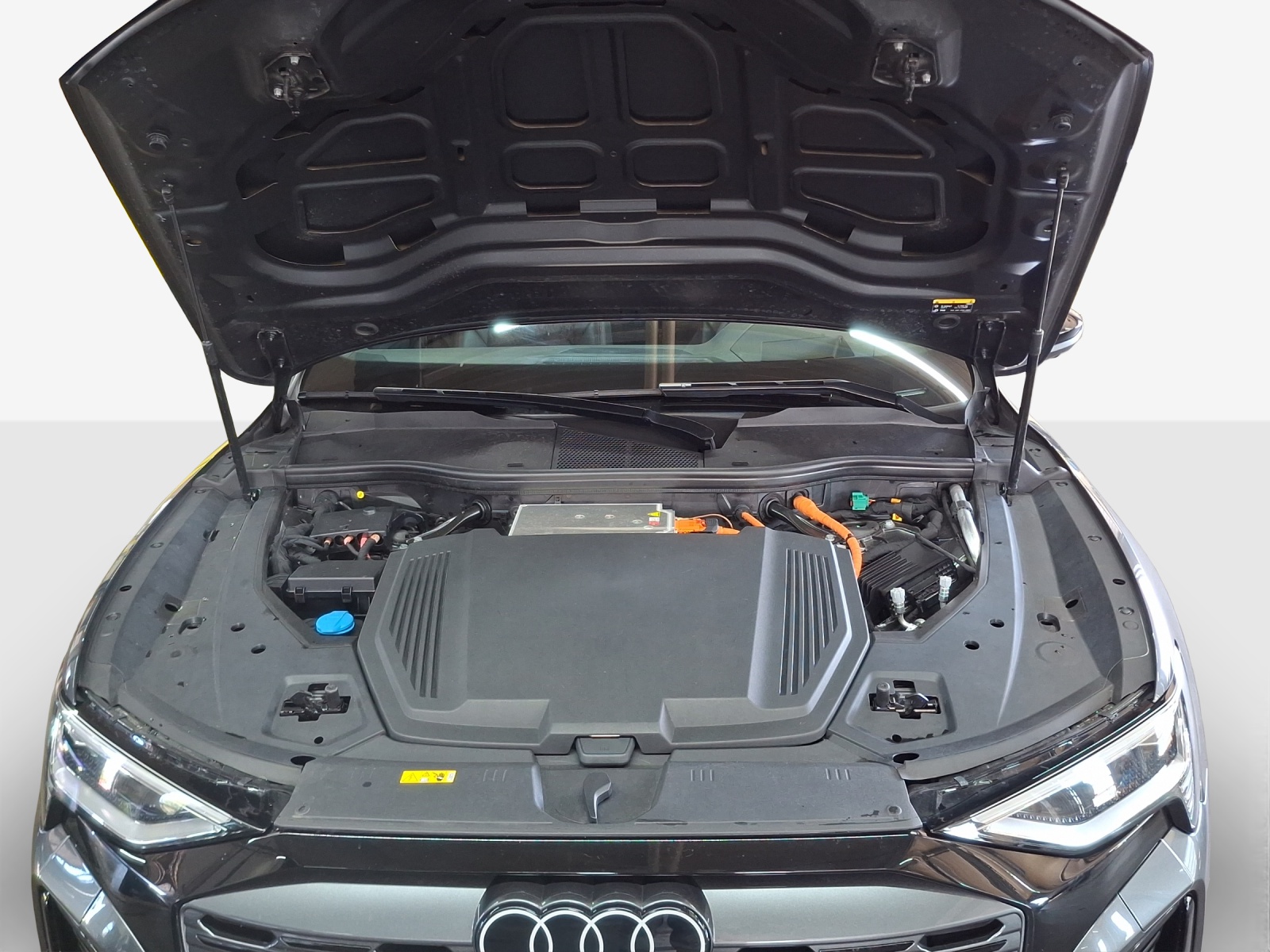 AUDI Q8 Sportback 55 e-tron Black Edition quattro-image-15