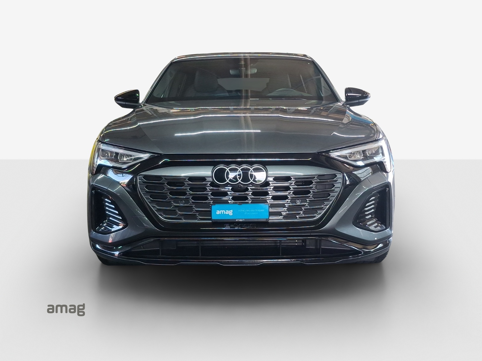 AUDI Q8 Sportback 55 e-tron Black Edition quattro-image-6