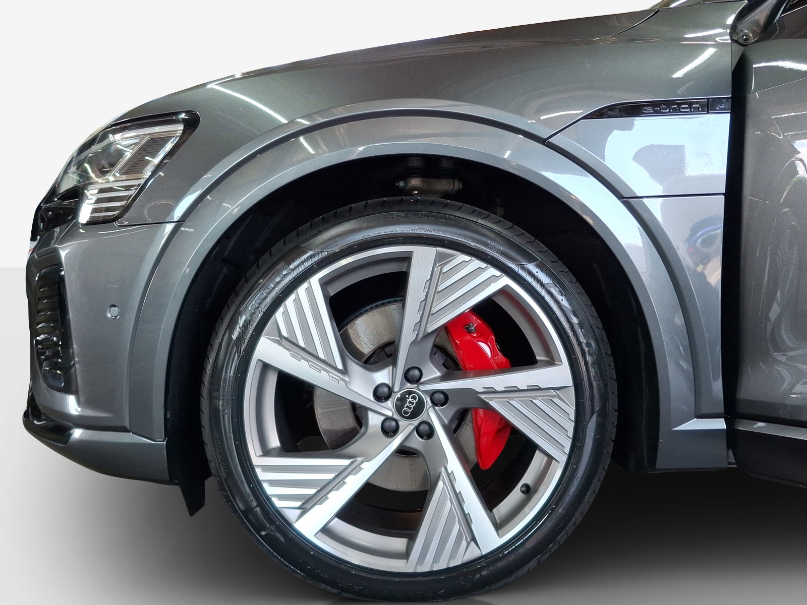 AUDI Q8 Sportback 55 e-tron Black Edition quattro-image-14