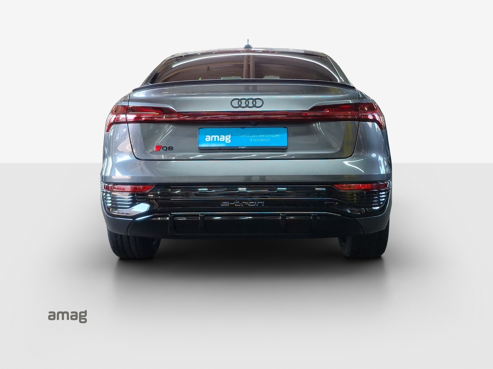AUDI Q8 Sportback 55 e-tron Black Edition quattro-image-3