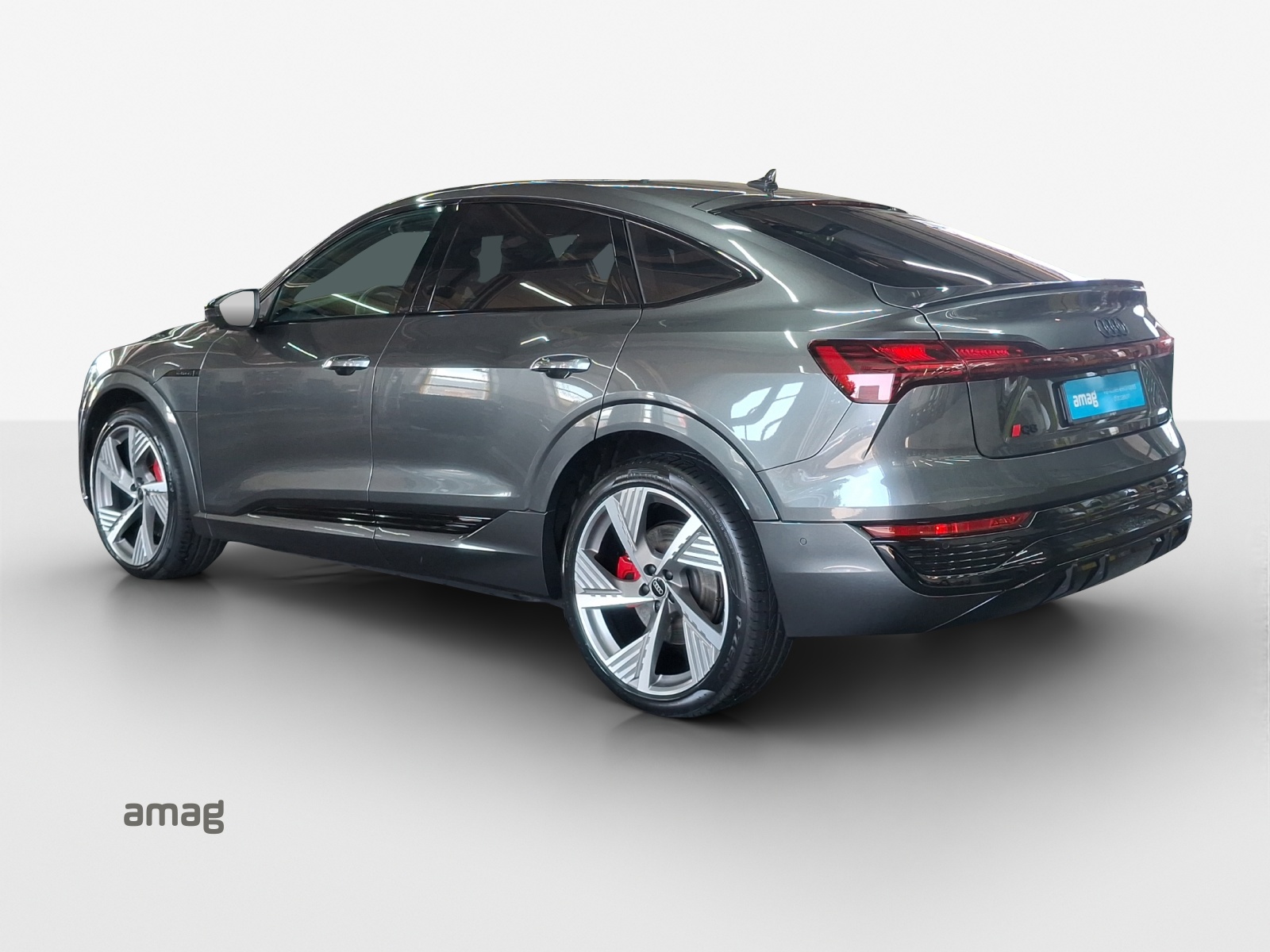 AUDI Q8 Sportback 55 e-tron Black Edition quattro-image-2