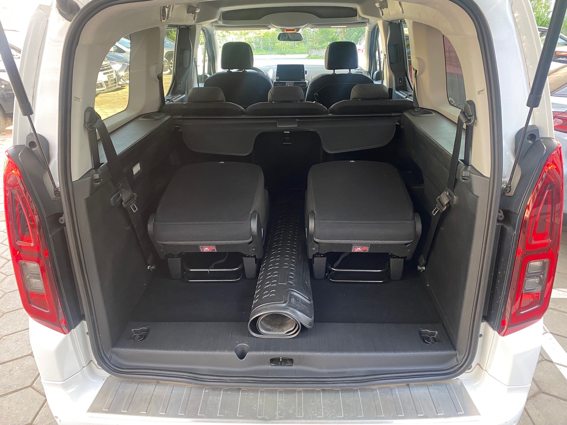 TOYOTA Proace City Verso 1.2 Trend Long Automatik-image-8