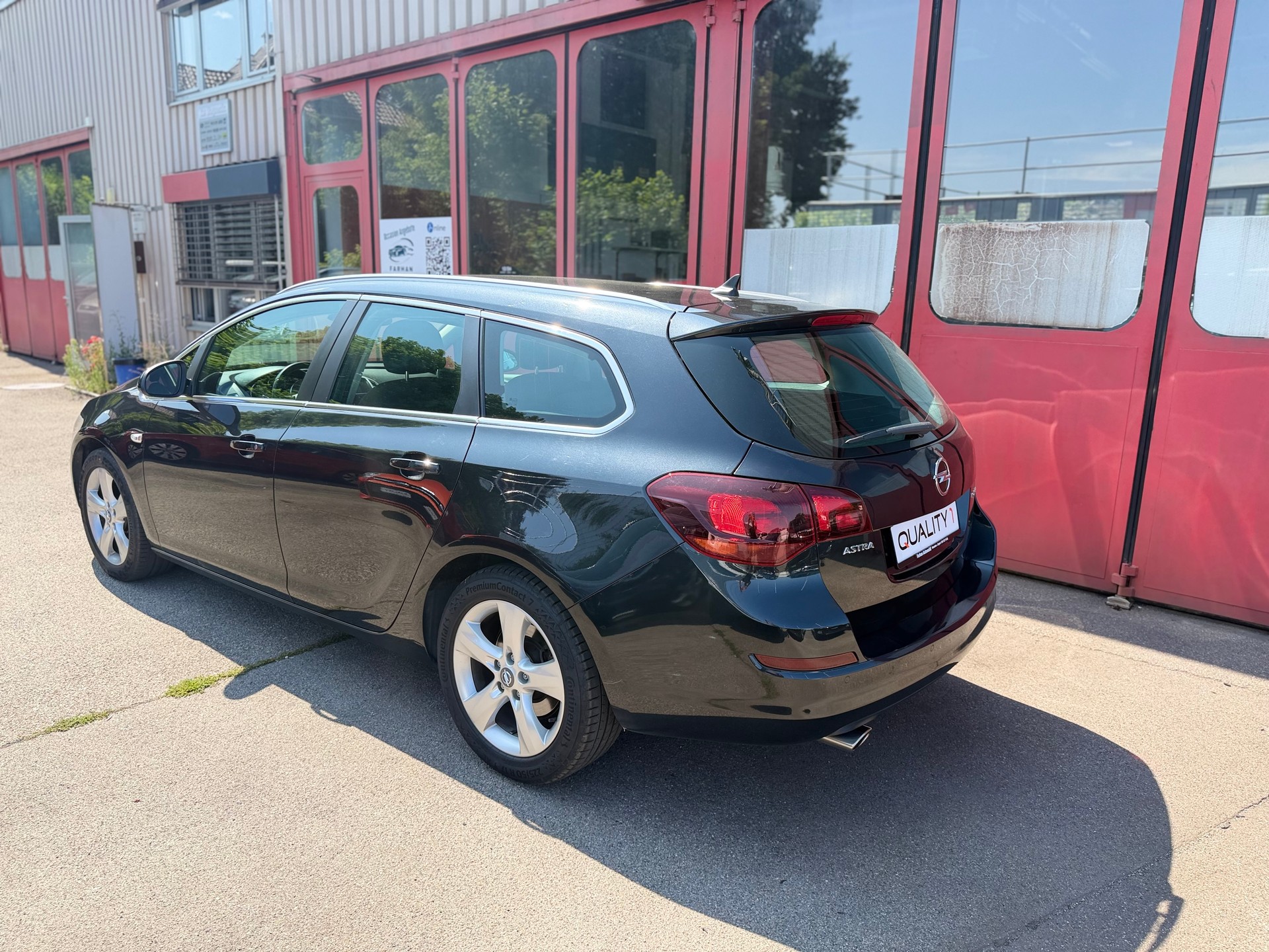 OPEL Astra SportsTourer 1.6i 16V Turbo Sport Automatic-image-4