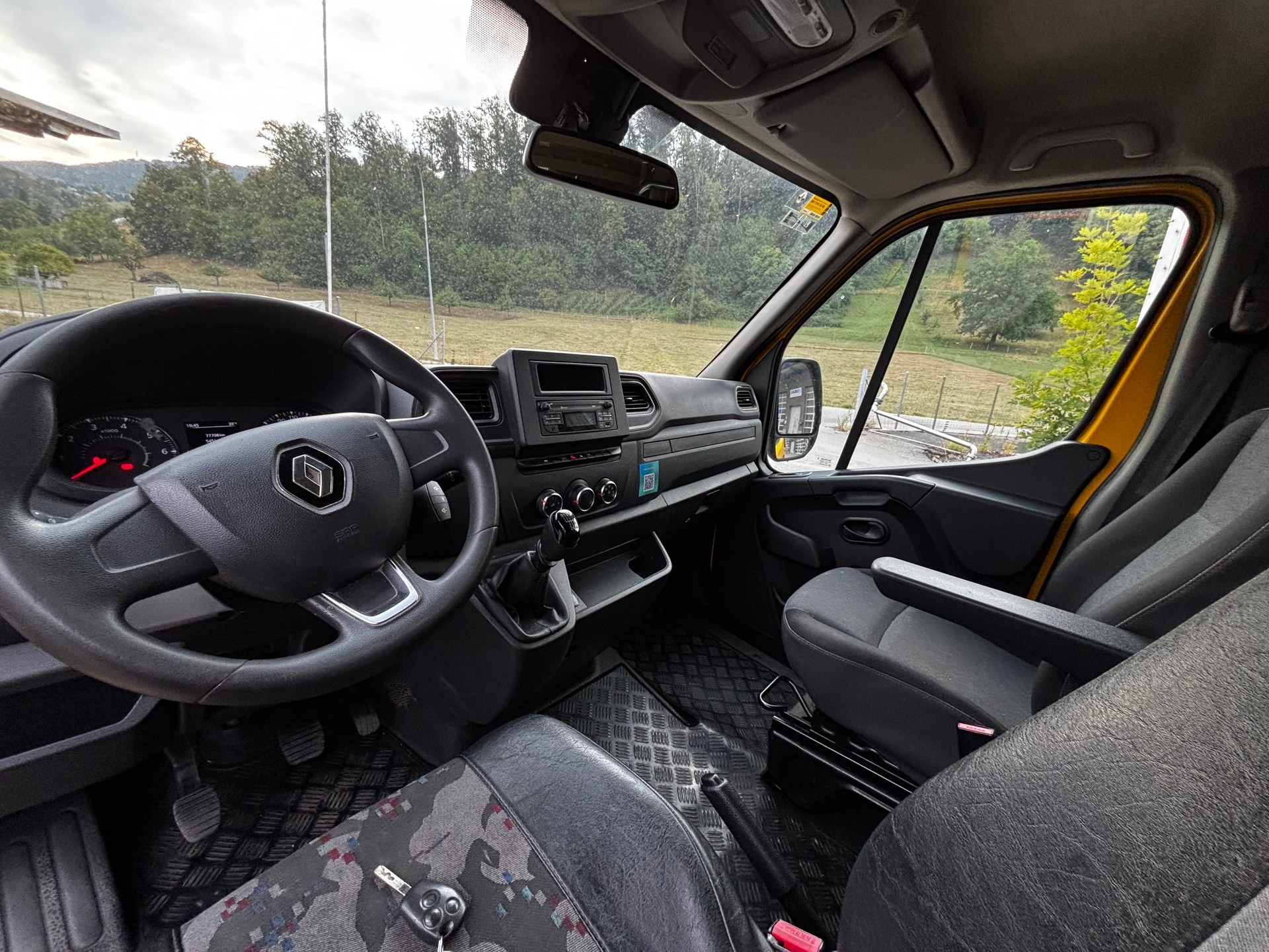 RENAULT Master T35 2.3dCi 135 L3H3-image-9