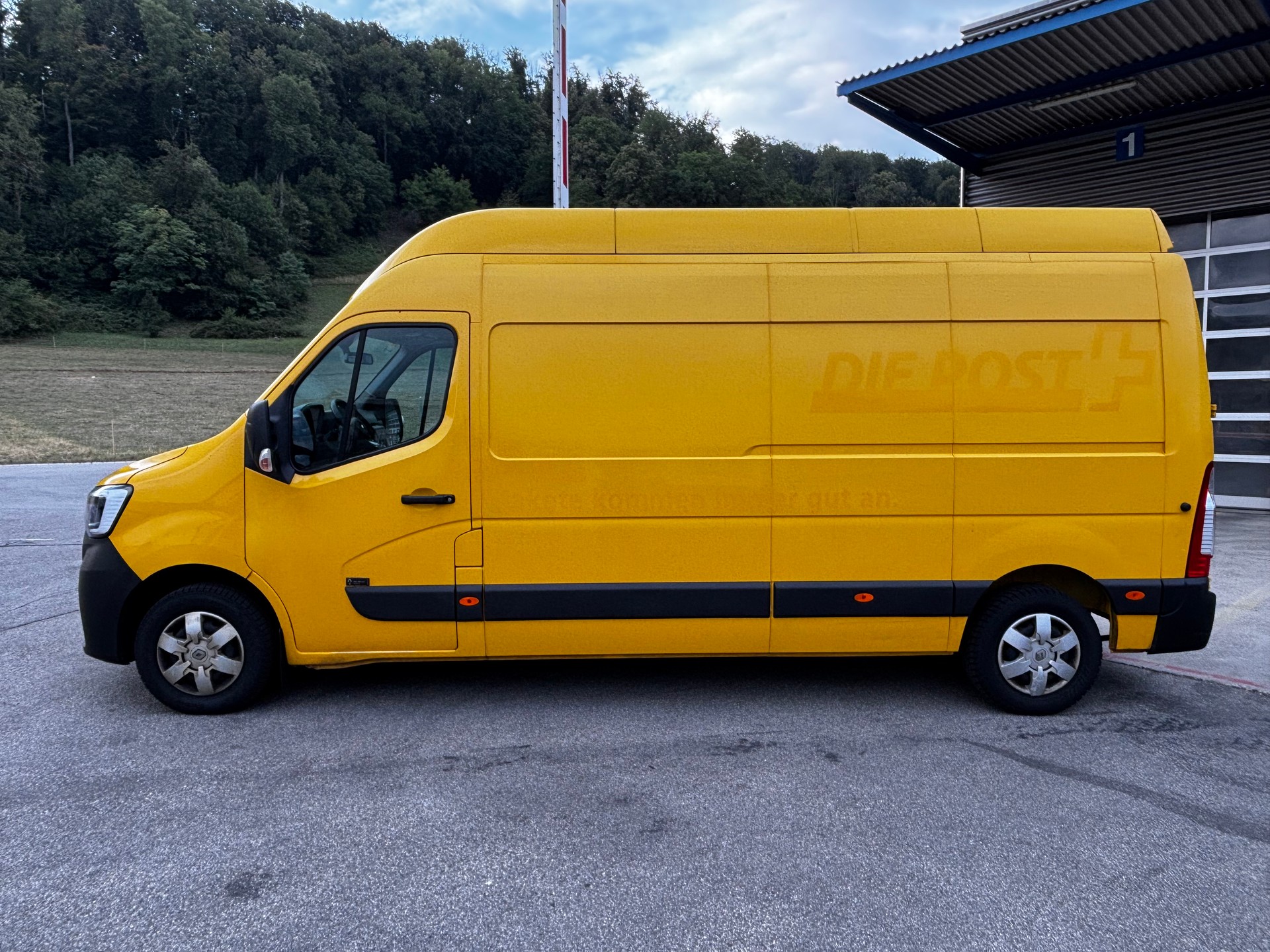 RENAULT Master T35 2.3dCi 135 L3H3-image-2