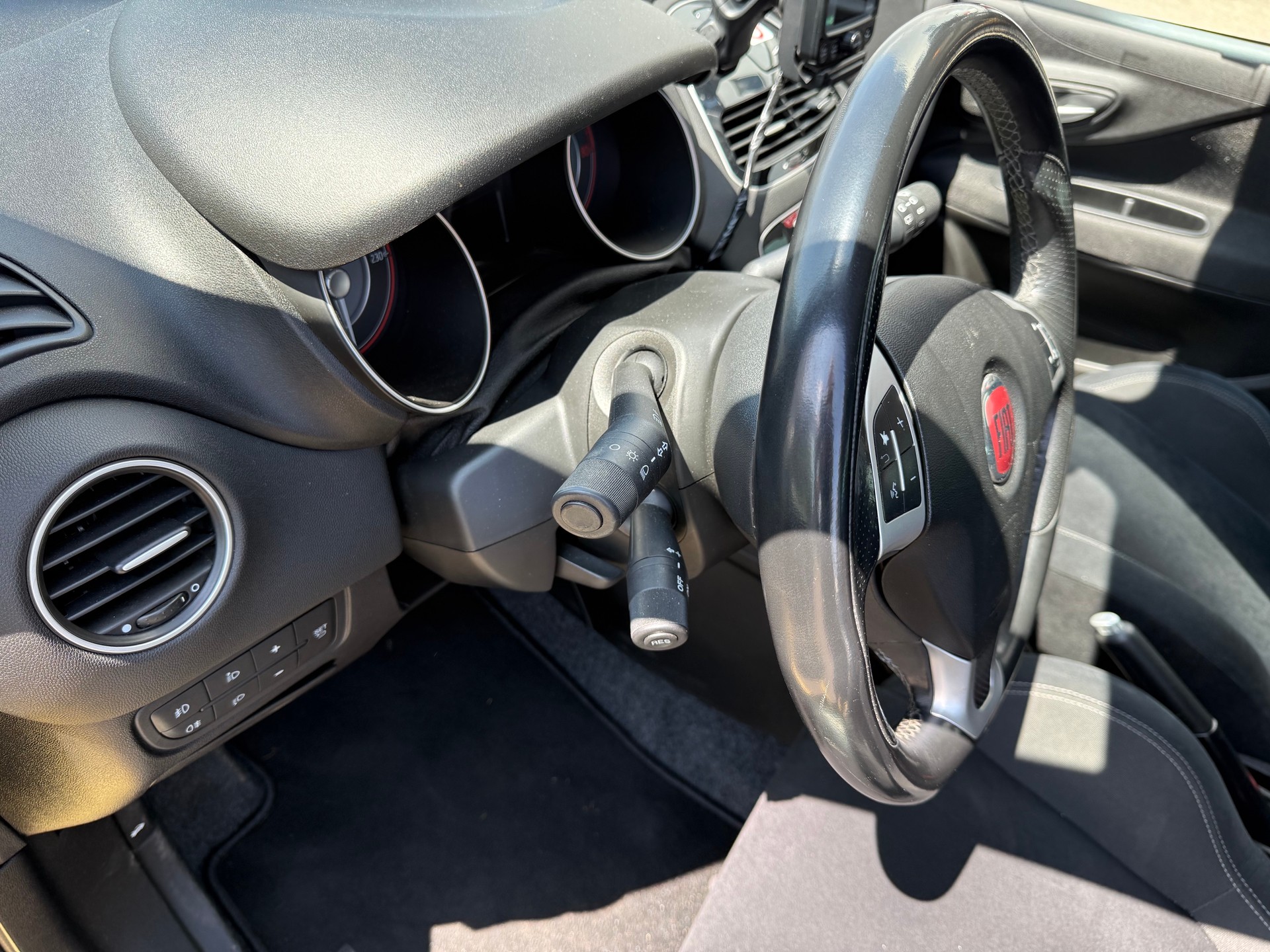 FIAT PUNTO LOUNGE 1.2 8v-image-9