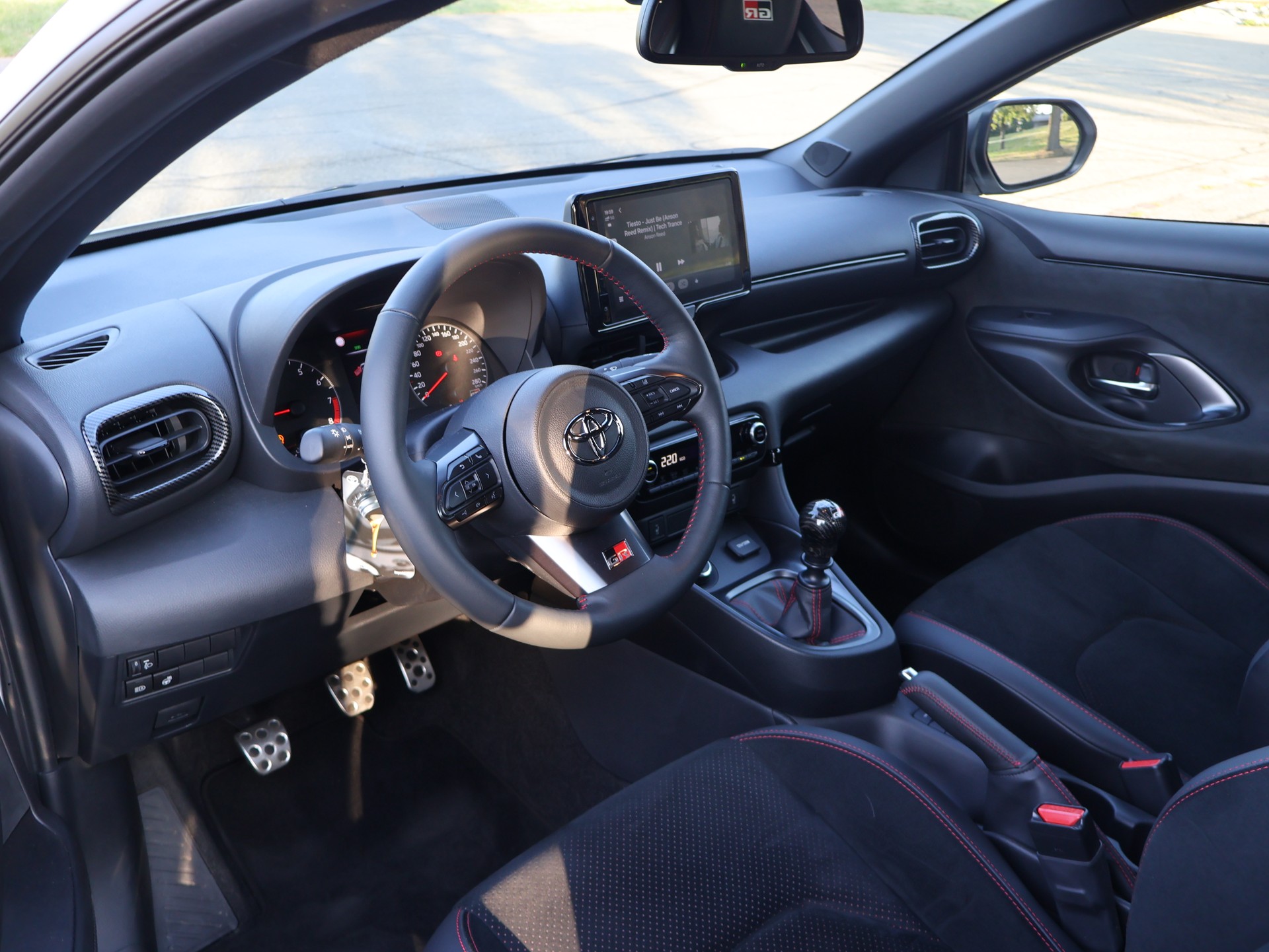 TOYOTA 1.6 Turbo Sport 4x4-image-5