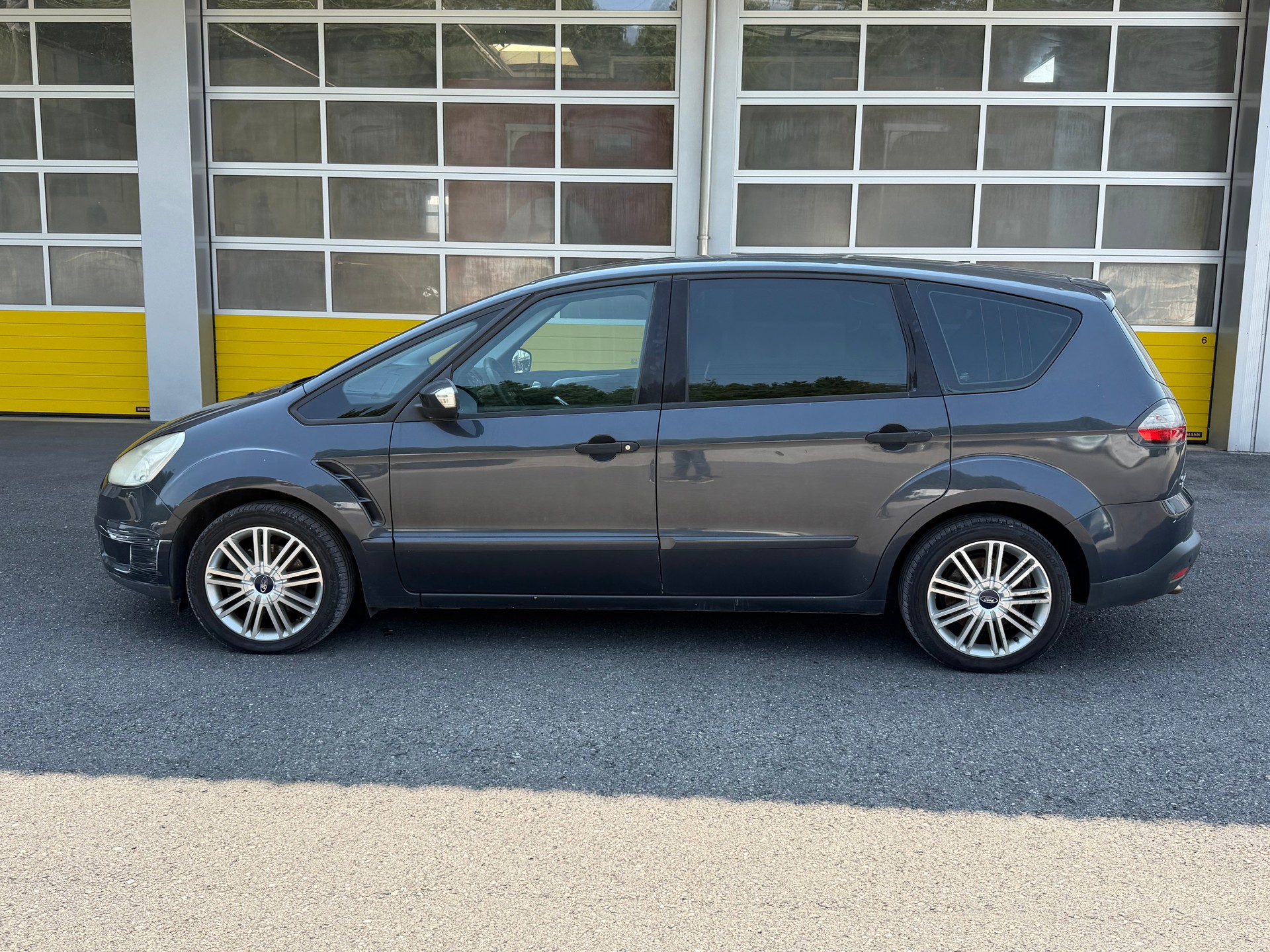 FORD S-Max 2.0 TDCi Ambiente Automatic-image-7