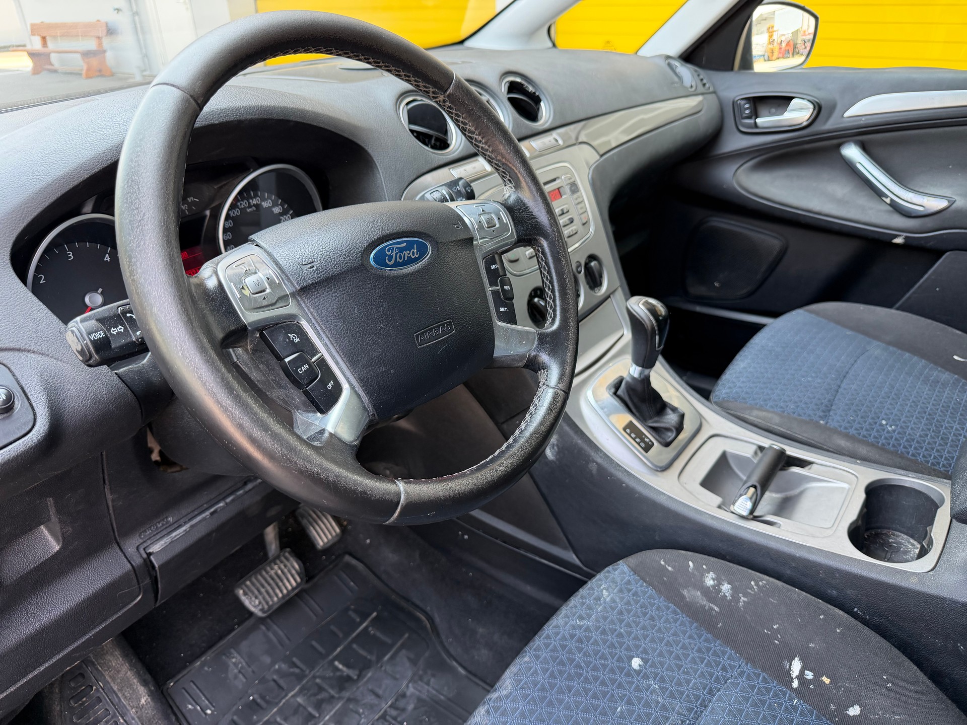 FORD S-Max 2.0 TDCi Ambiente Automatic-image-9