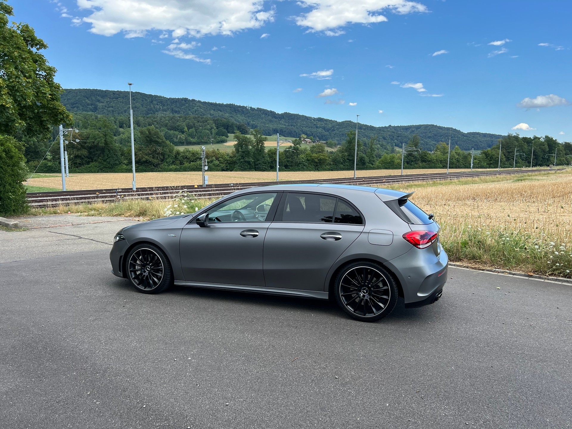 MERCEDES-BENZ A 35 AMG 4Matic Speedshift-image-4