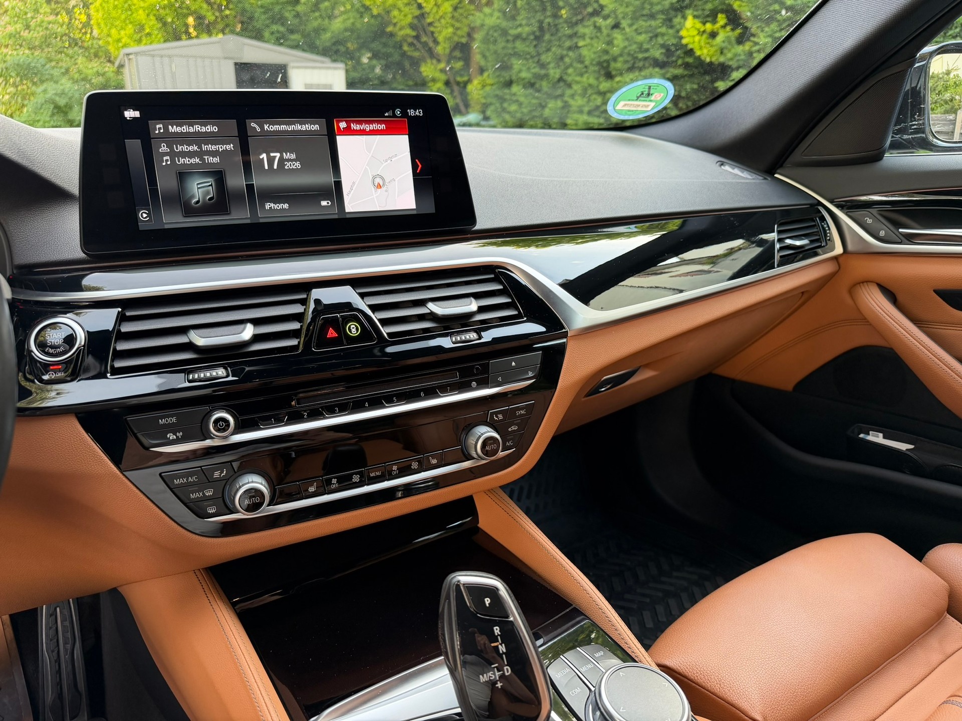 BMW 530i-image-11