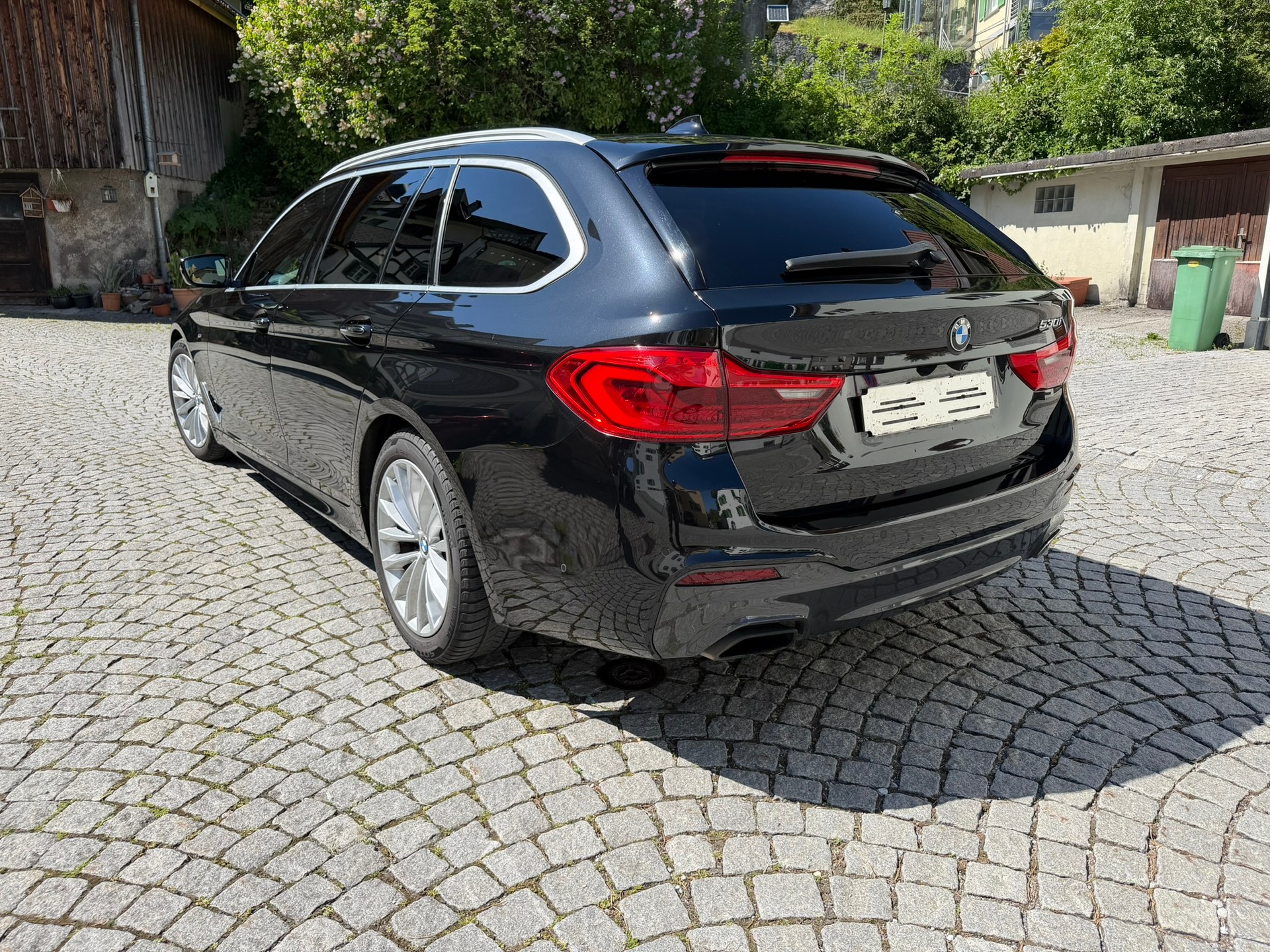 BMW 530i-image-4