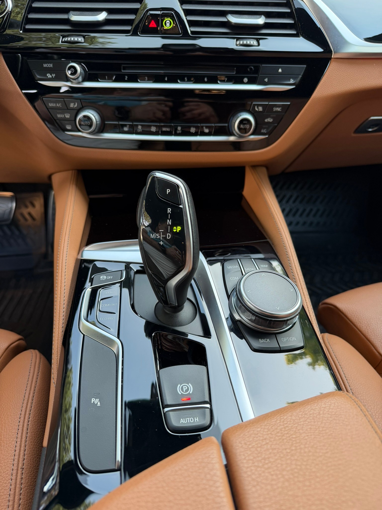 BMW 530i-image-10