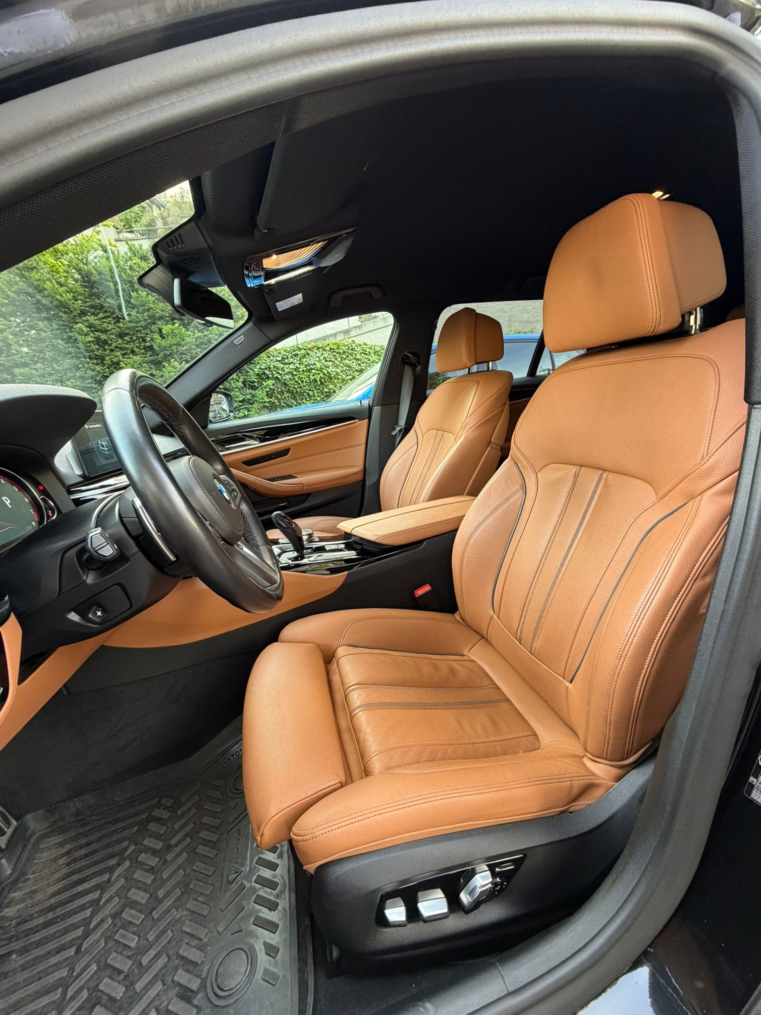 BMW 530i-image-8