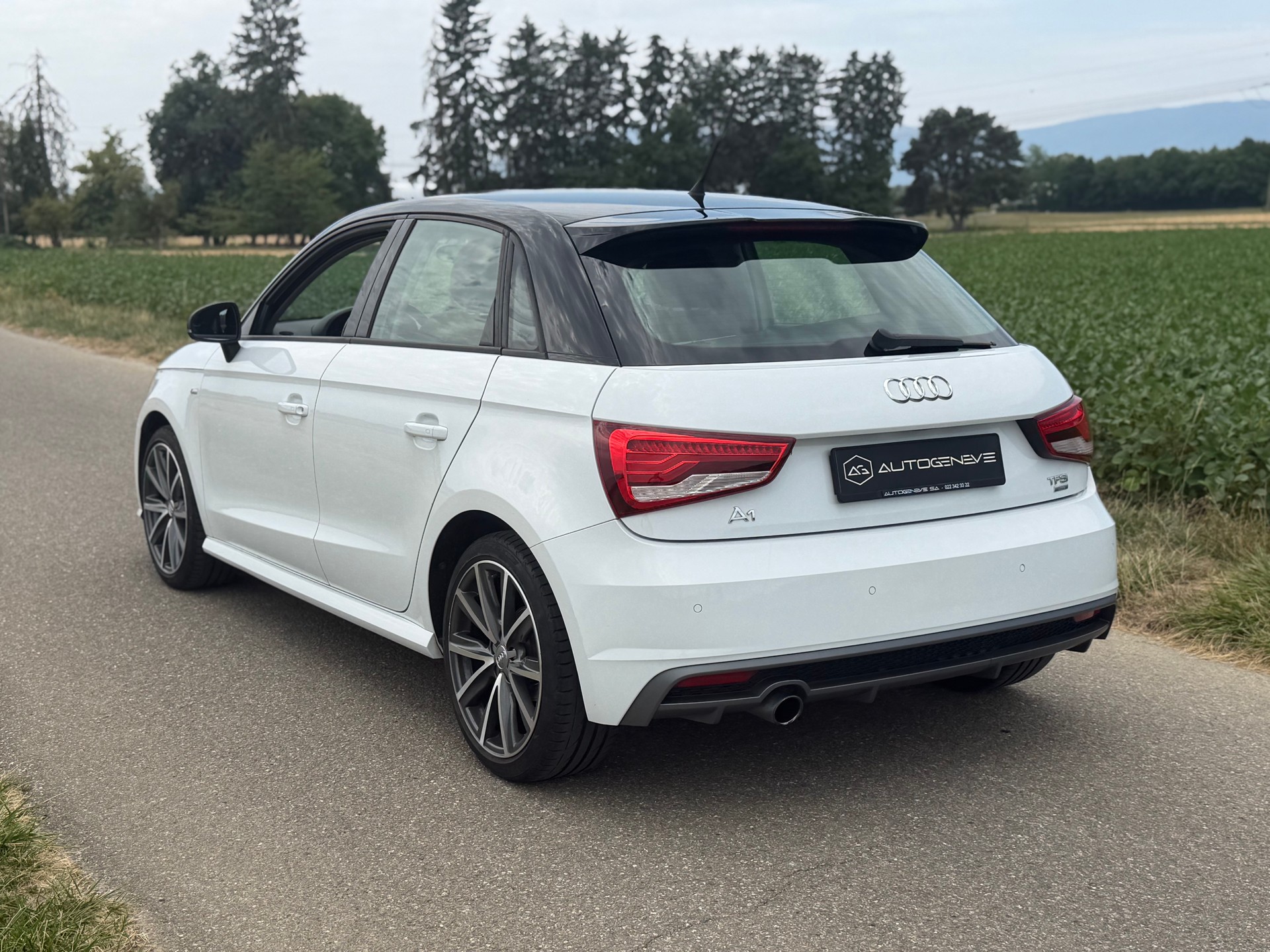 AUDI A1 Sportback 1.0 TFSI Sport S-tronic-image-4