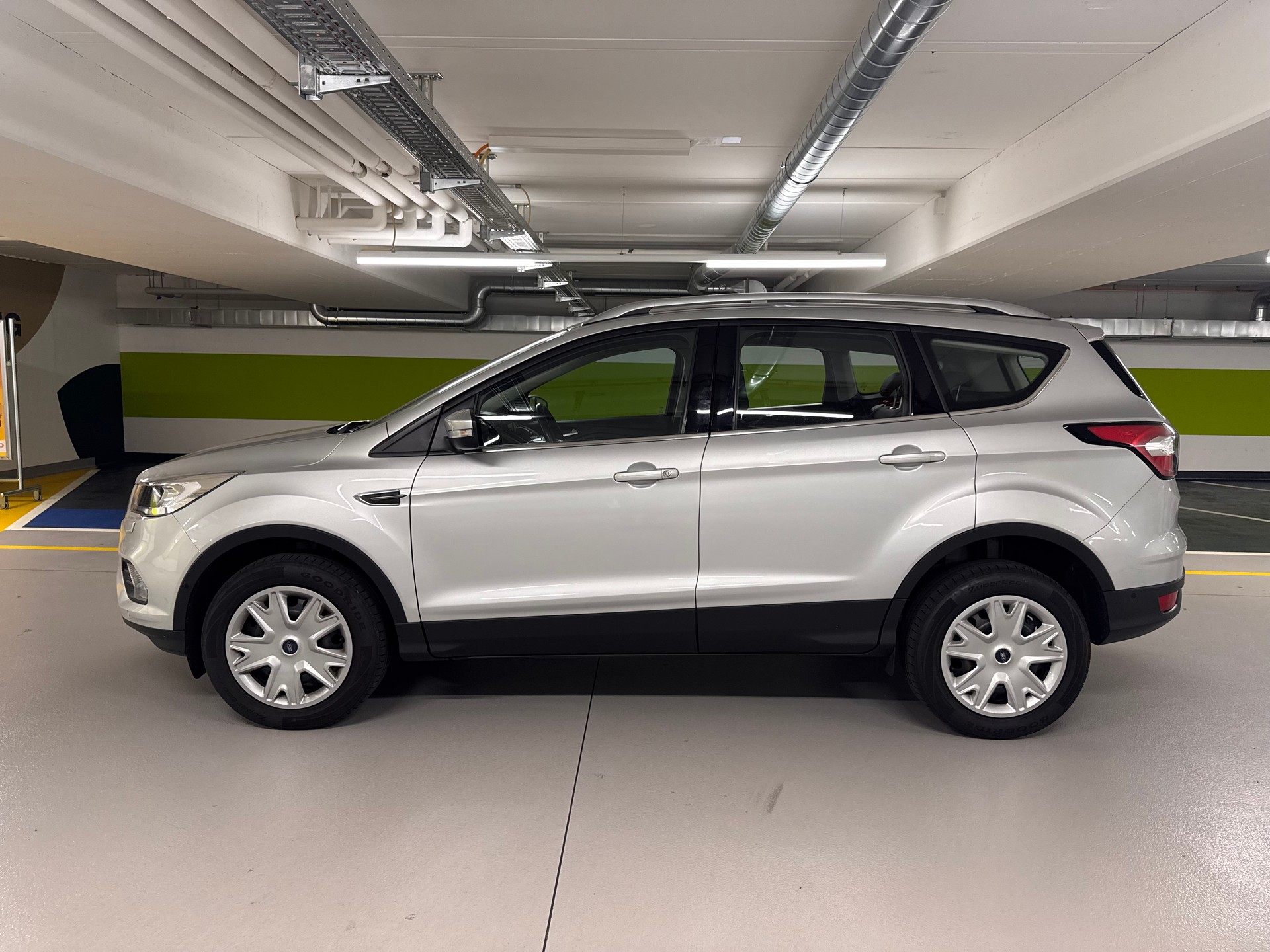 FORD Kuga 1.5 TDCi Trend+ 2WD-image-5