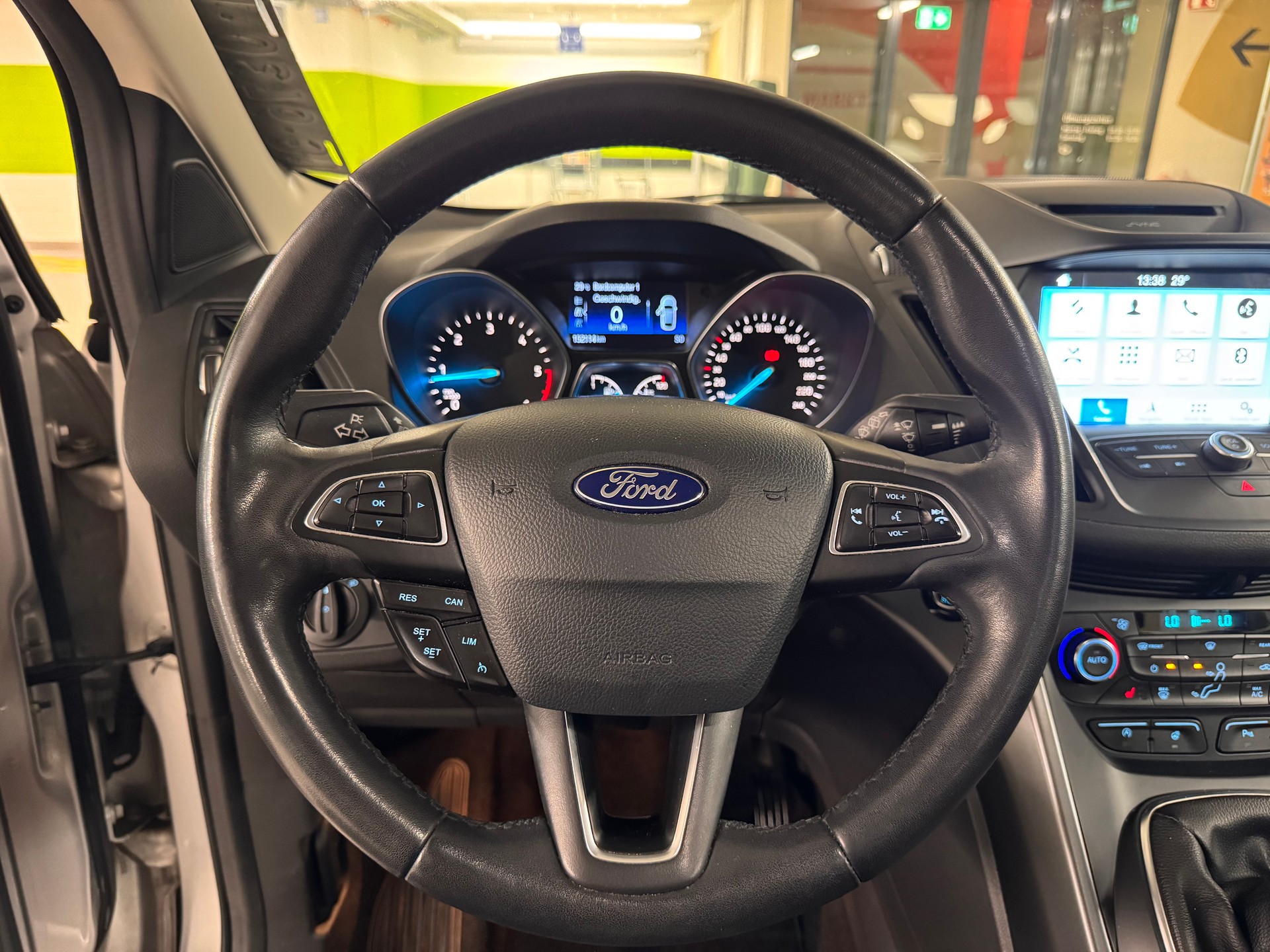 FORD Kuga 1.5 TDCi Trend+ 2WD-image-11