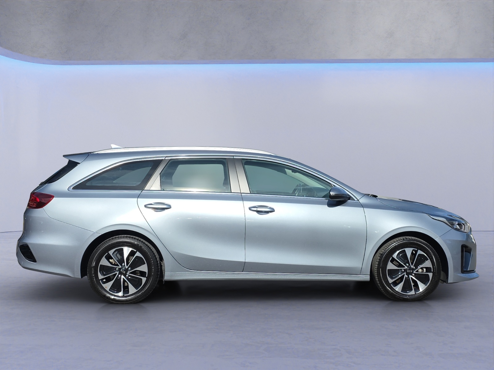 KIA Ceed SW 1.6 GDi Plug-in Hybrid Power-image-5