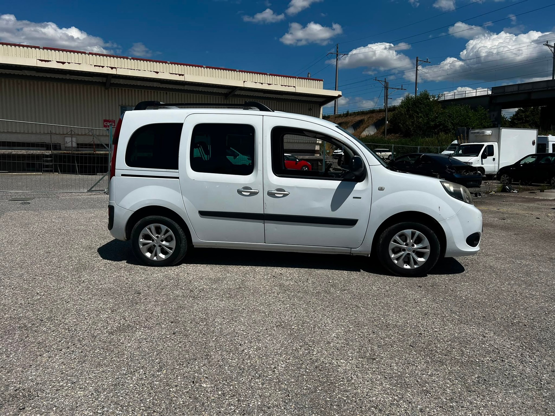 RENAULT Kangoo 1.2 16V Turbo Swiss Edition-image-1