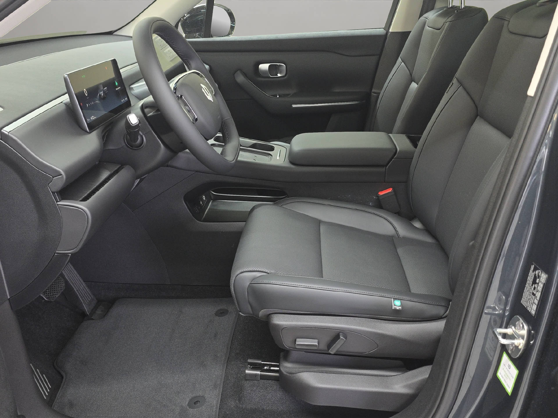 LEAPMOTOR C10 EV AWD 598 PS-image-5