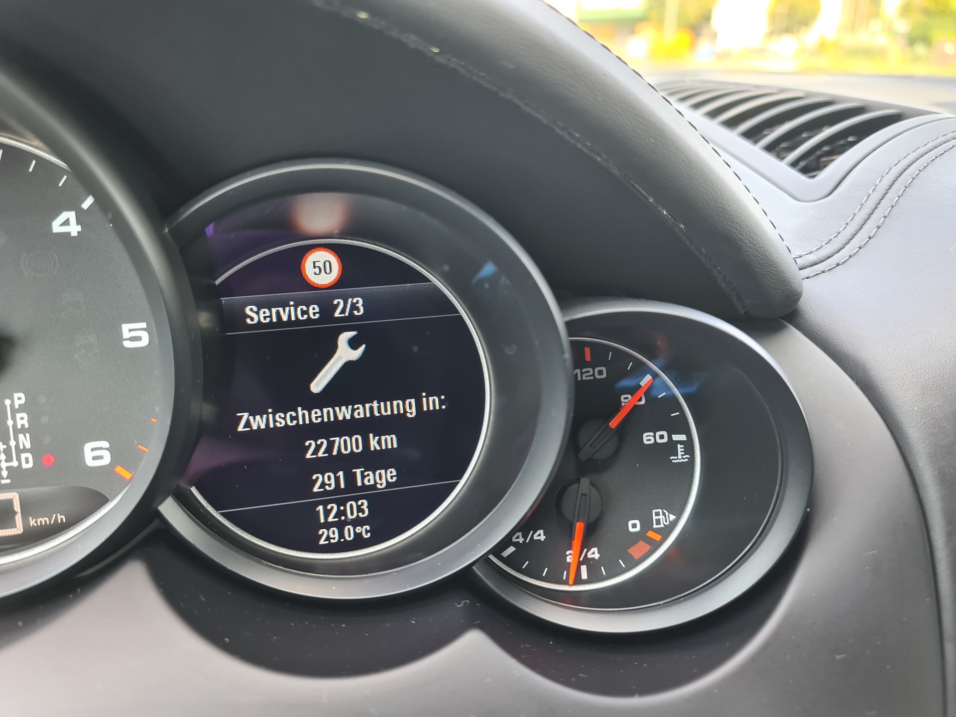 PORSCHE Cayenne Diesel-image-11