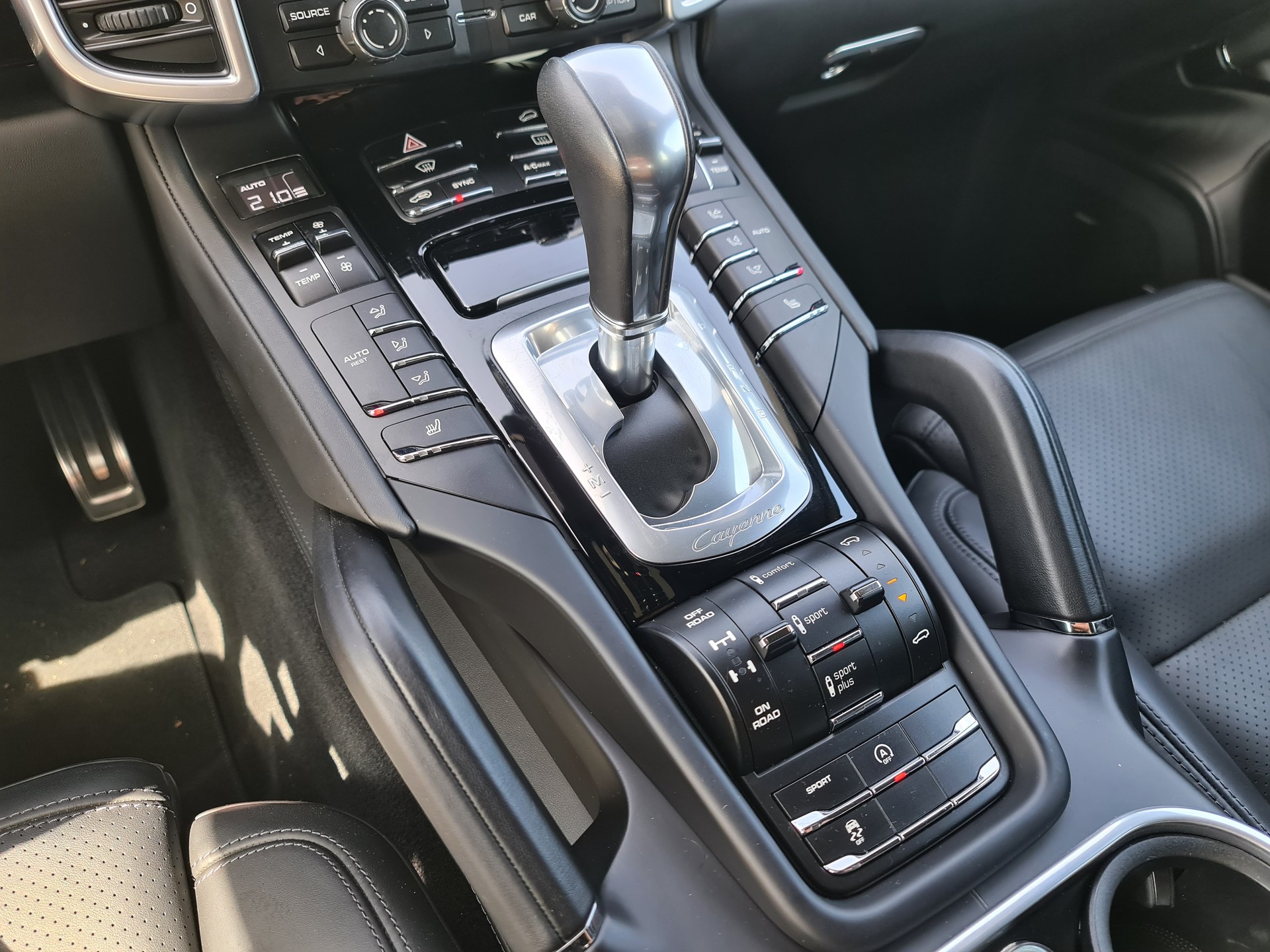 PORSCHE Cayenne Diesel-image-9