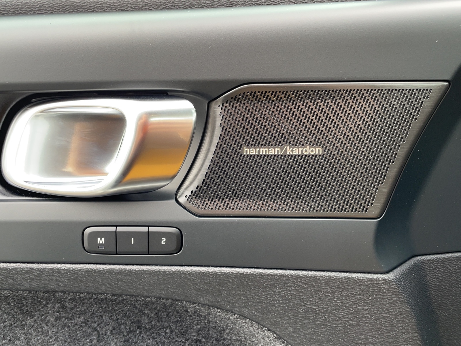 VOLVO C40 P8 Twin Recharge Ultimate AWD-image-18