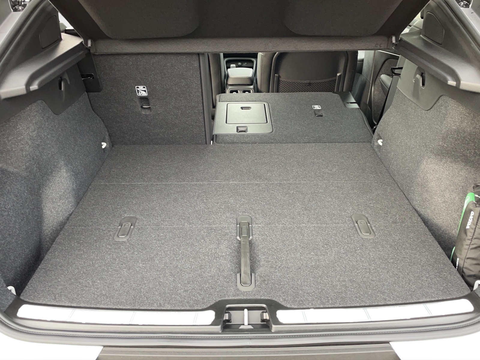 VOLVO C40 P8 Twin Recharge Ultimate AWD-image-10